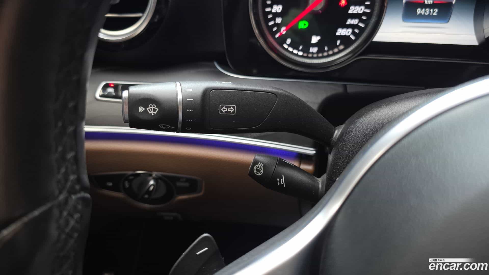 E-Class Mercedes-Benz 2019.7-OPTION-022