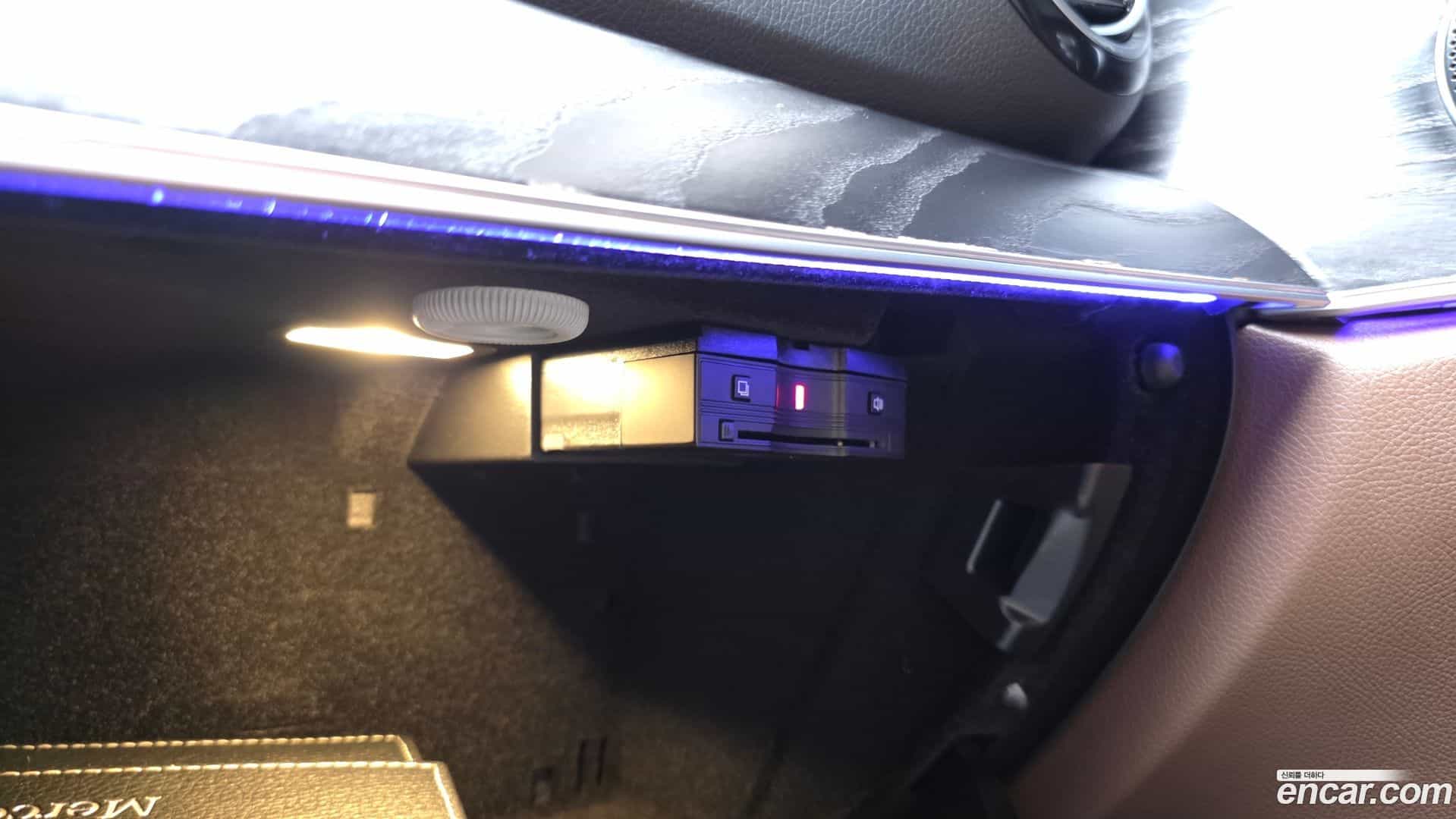E-Class Mercedes-Benz 2019.7-OPTION-024