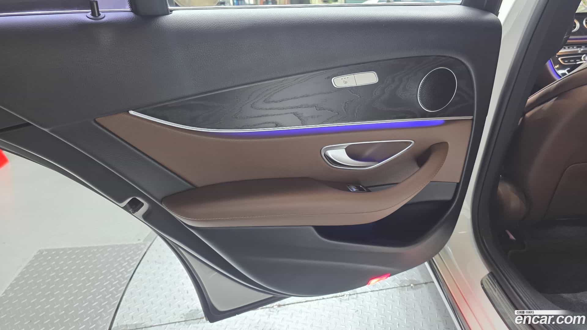 E-Class Mercedes-Benz 2019.7-INNER-035