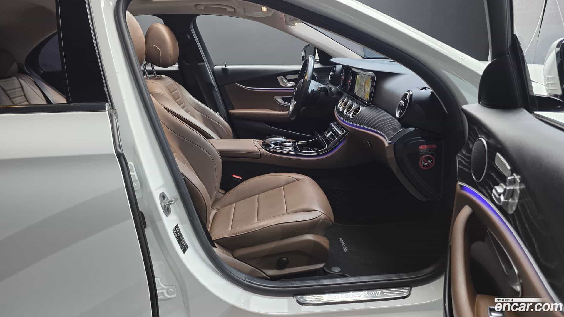 E-Class Mercedes-Benz 2019.7-INNER-036