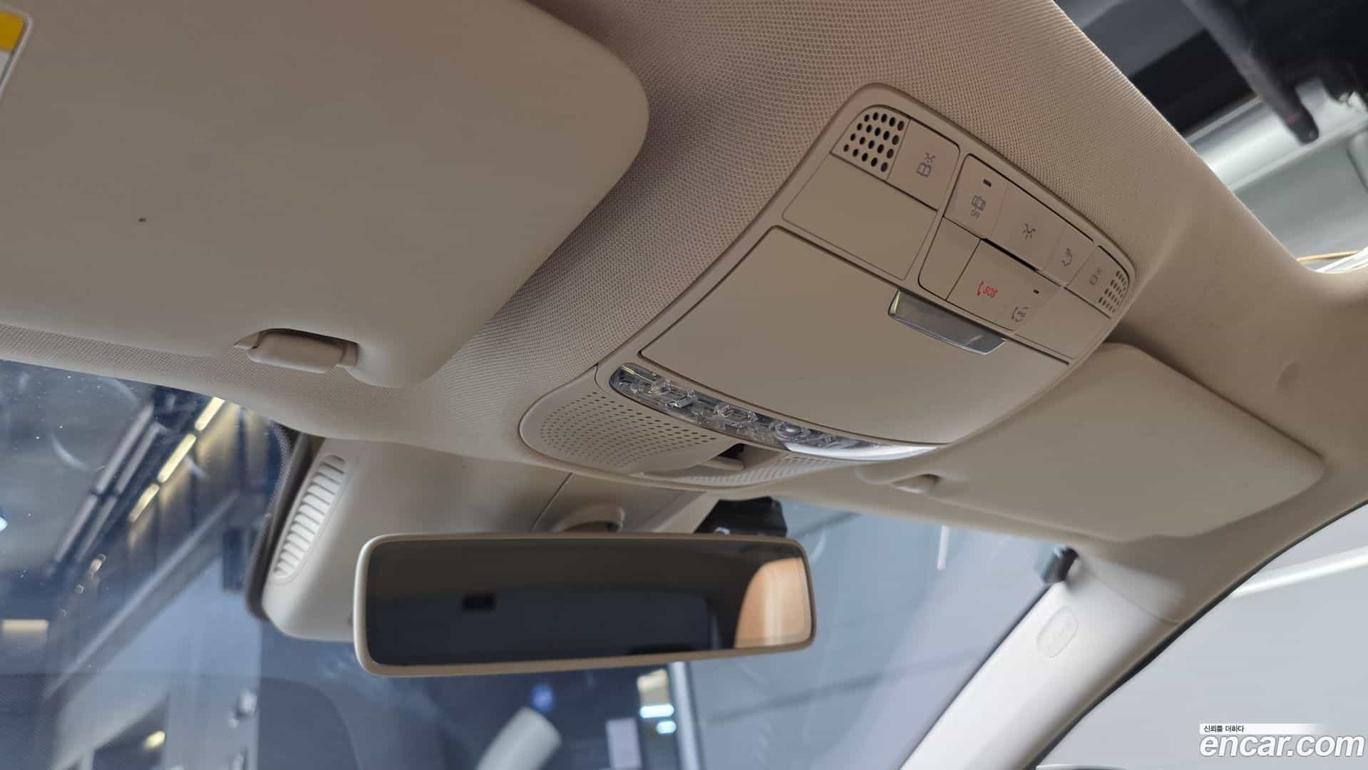 E-Class Mercedes-Benz 2019.7-OPTION-040
