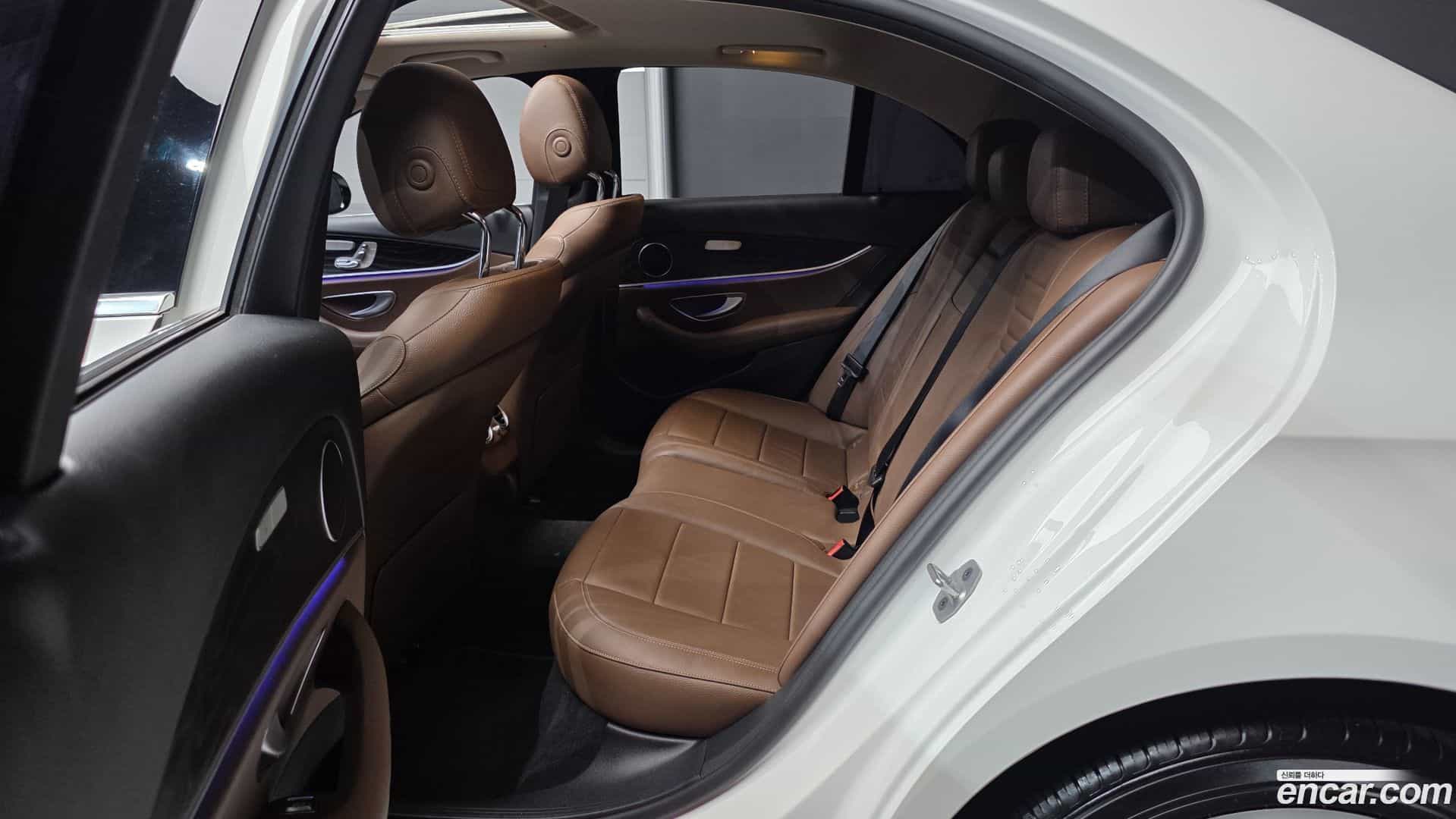 E-Class Mercedes-Benz 2019.7-OPTION-043