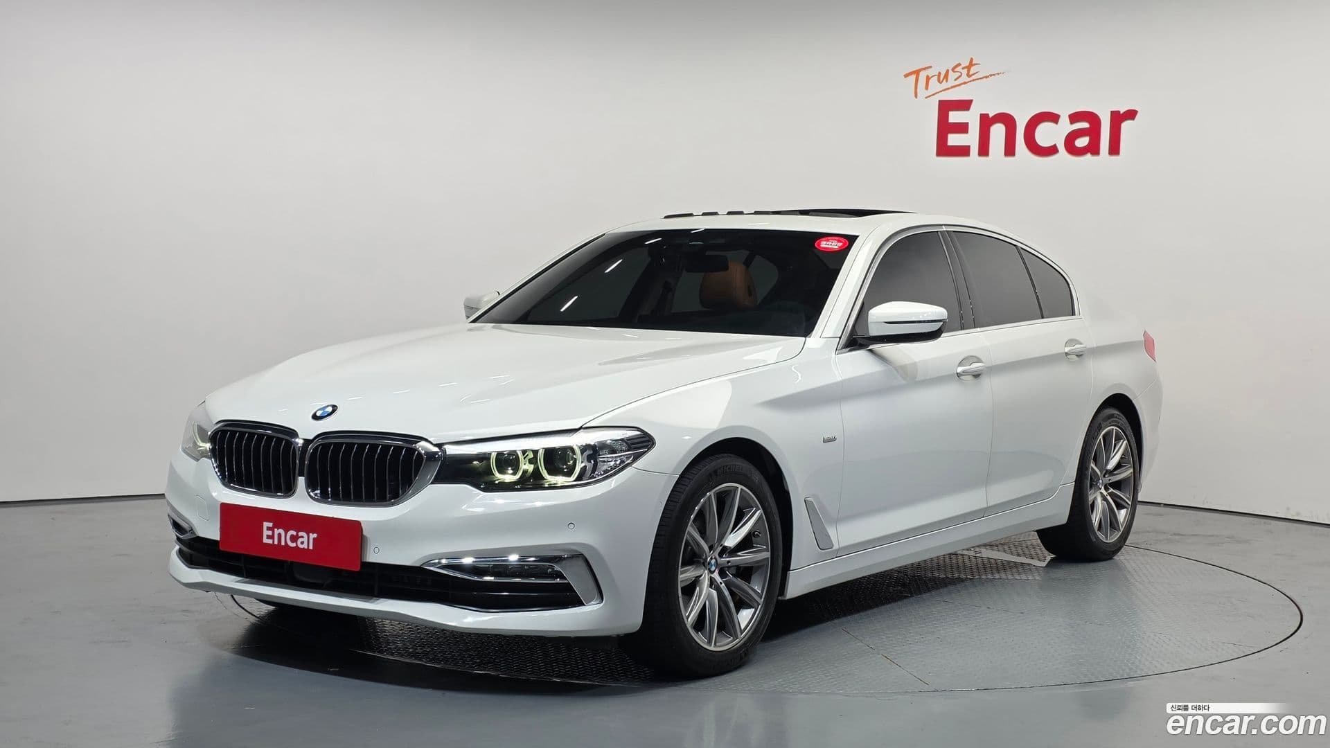 Main__Slider__Photo:5-Series BMW 2018.7-0