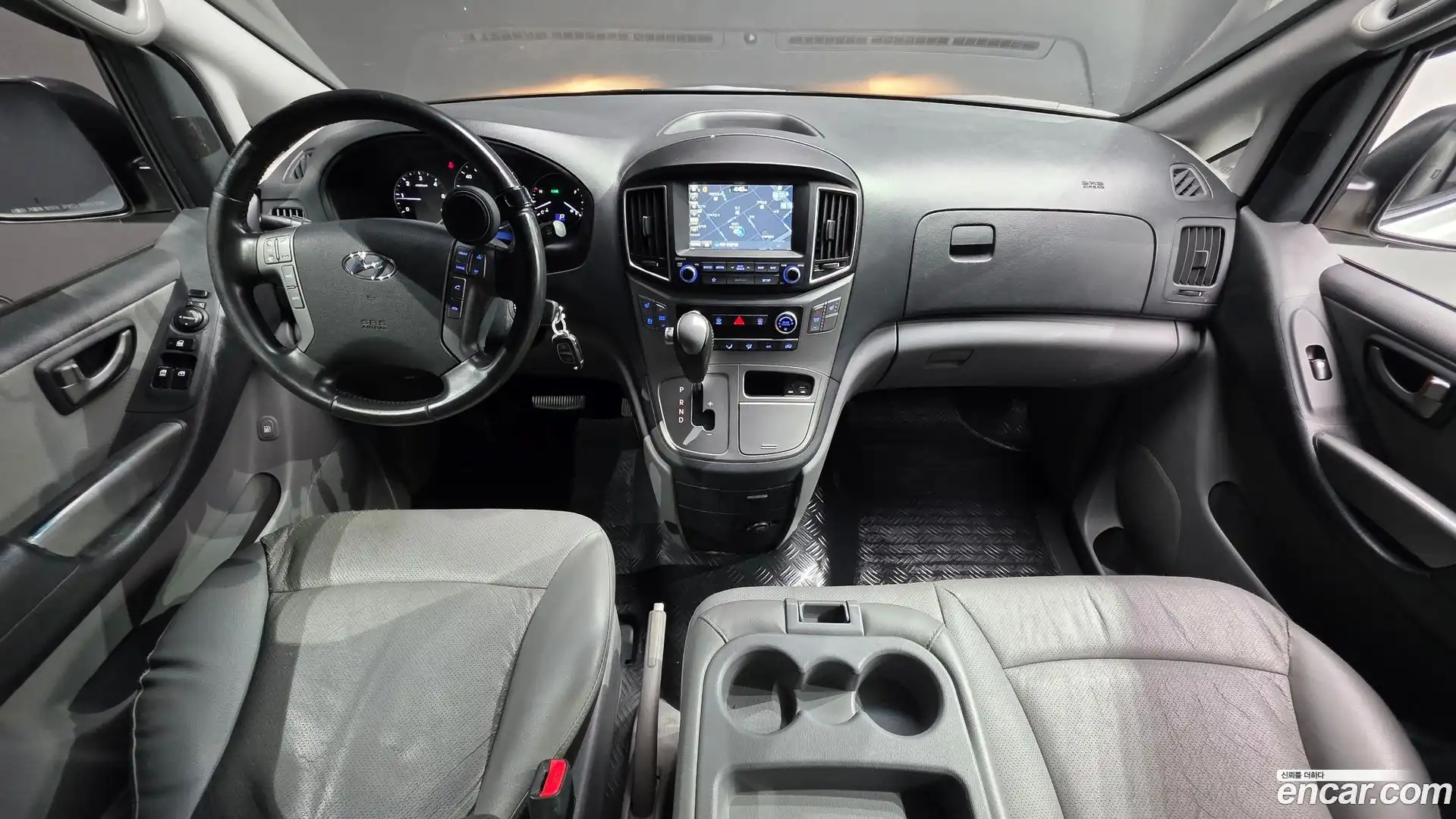 Starex Hyundai 2018.1-INNER-007