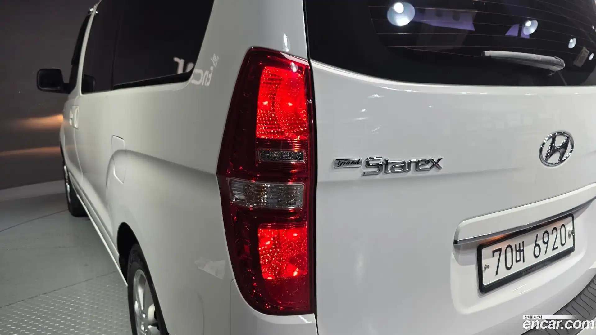 Starex Hyundai 2018.1-OUTER-033