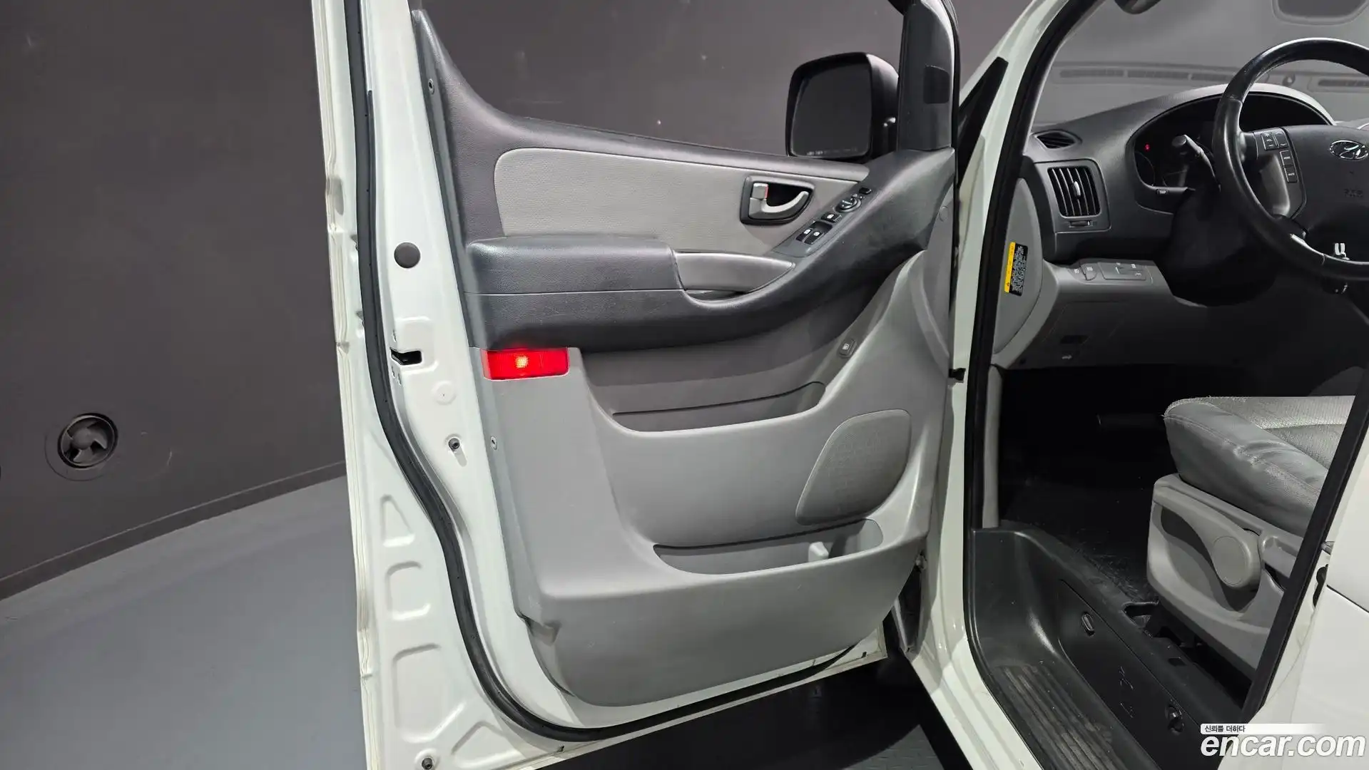 Starex Hyundai 2018.1-INNER-034