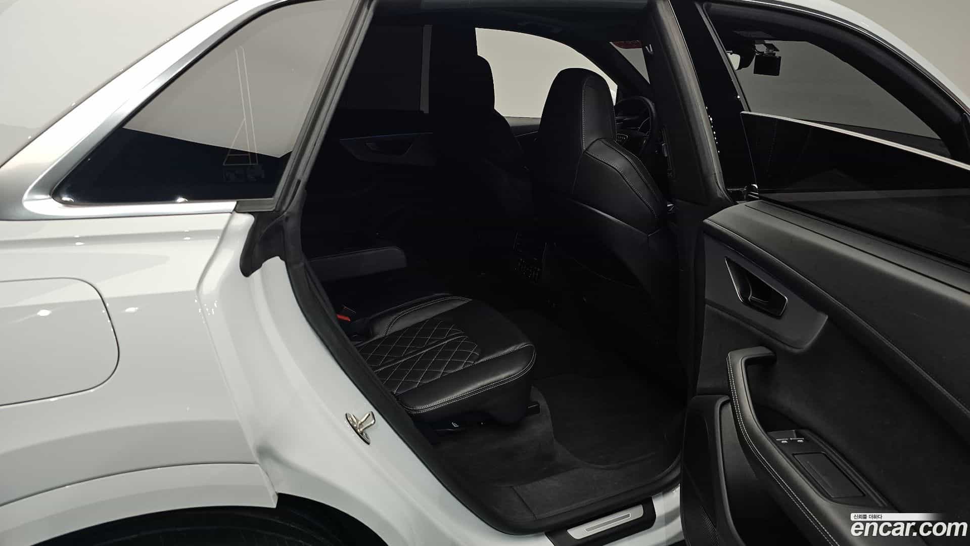 Q8 Audi 2021.8-OPTION-016