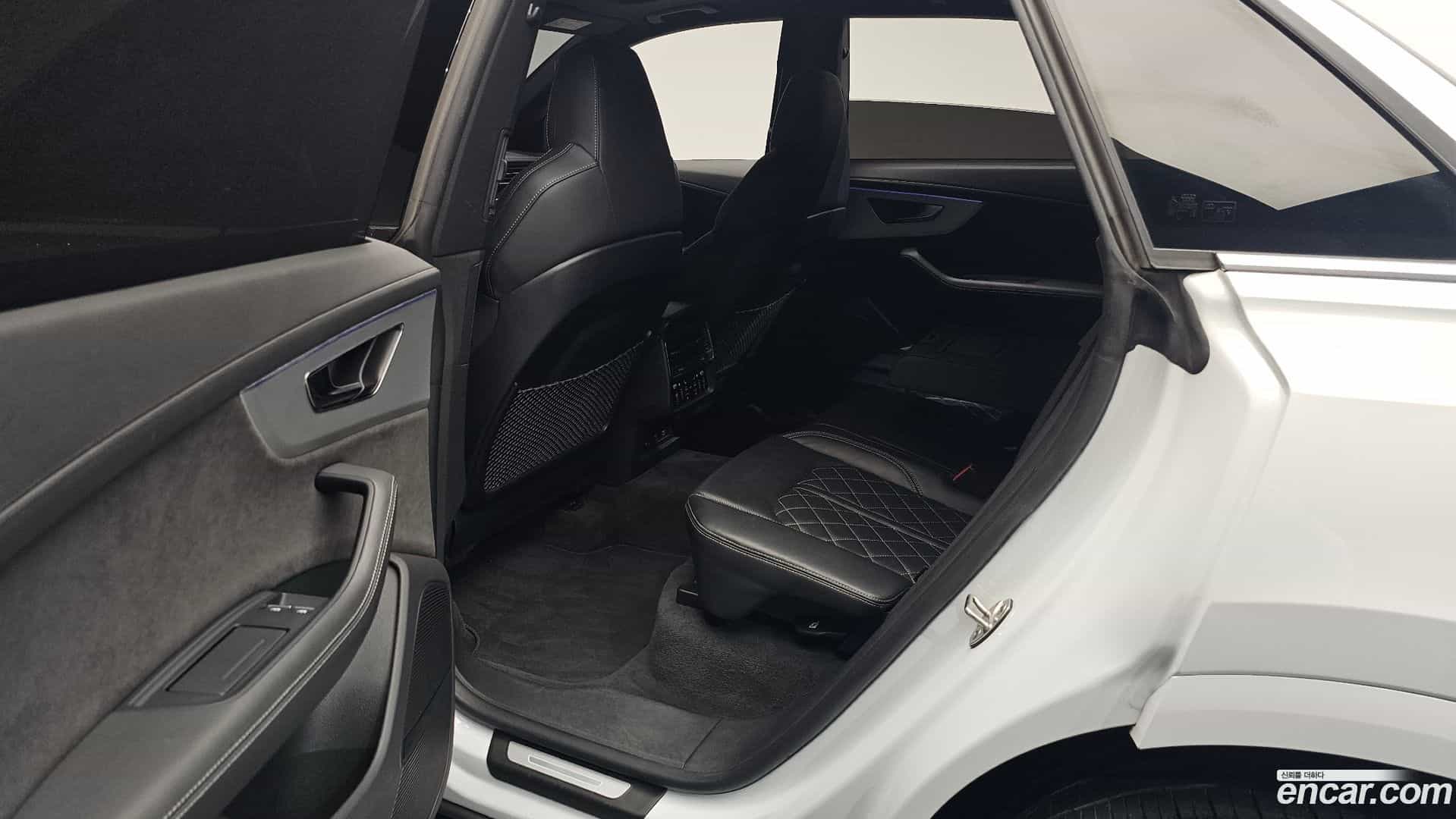 Q8 Audi 2021.8-INNER-036