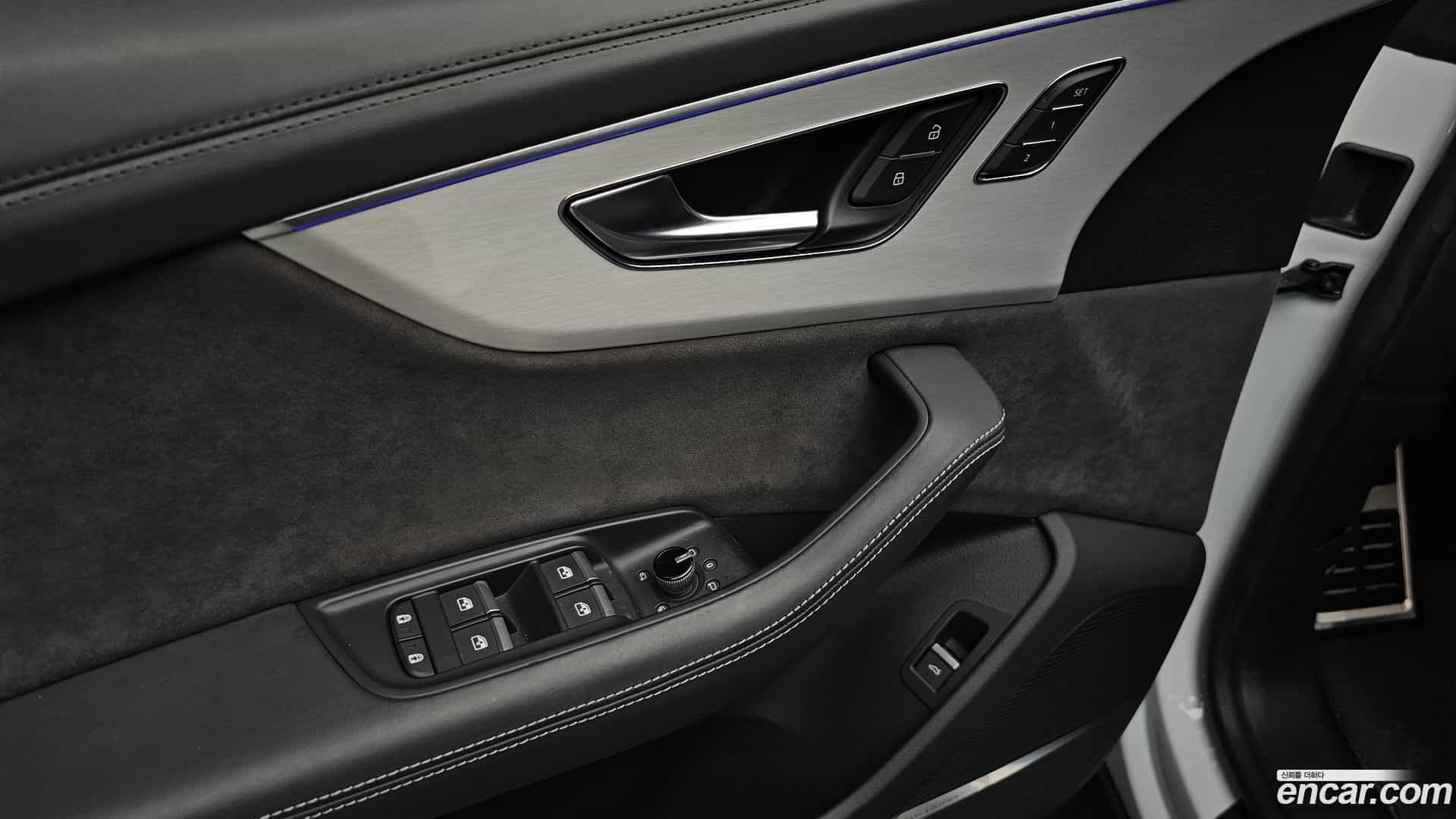 Q8 Audi 2021.8-OPTION-044