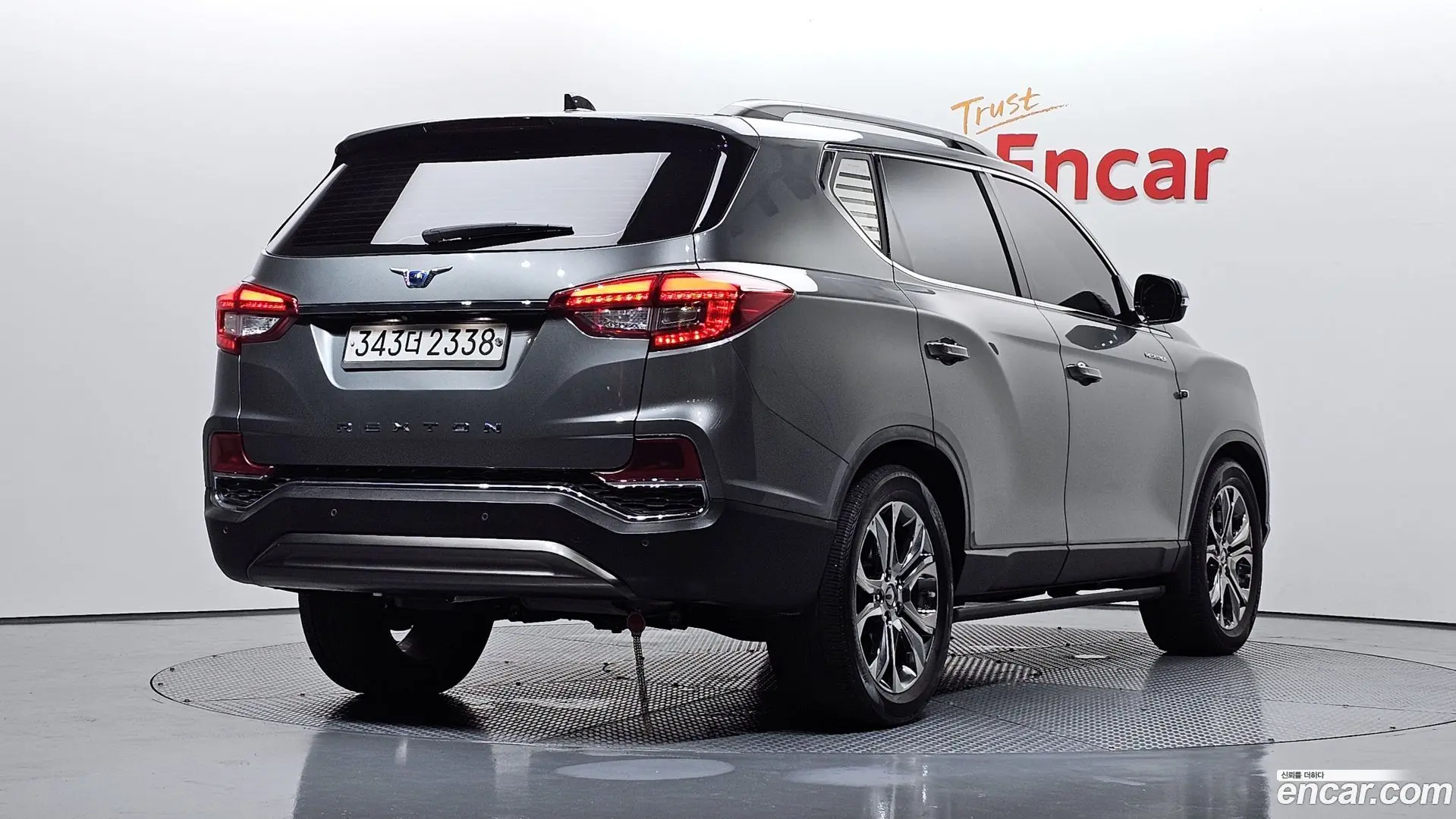Main__Slider__Photo:Rexton KG Mobility 2019.8-1