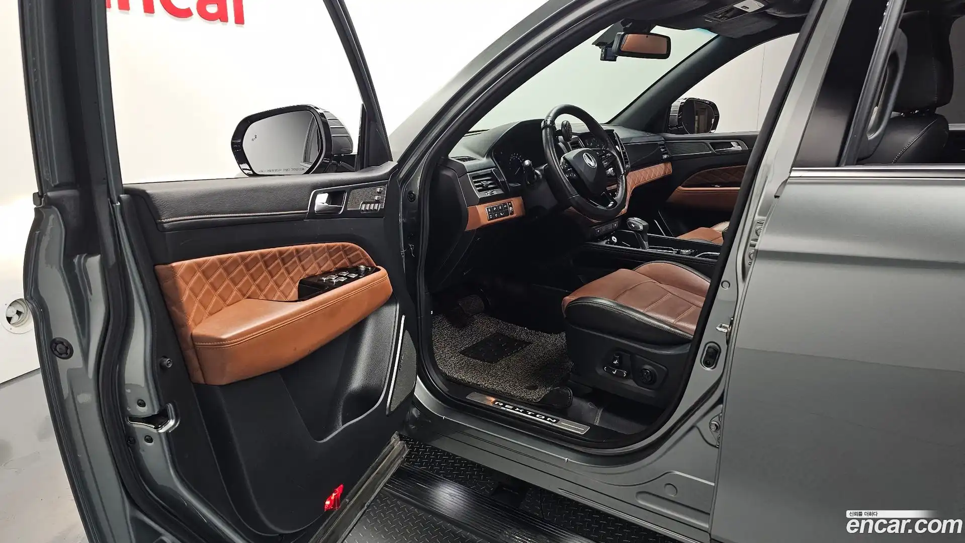 Rexton KG Mobility 2019.8-INNER-010