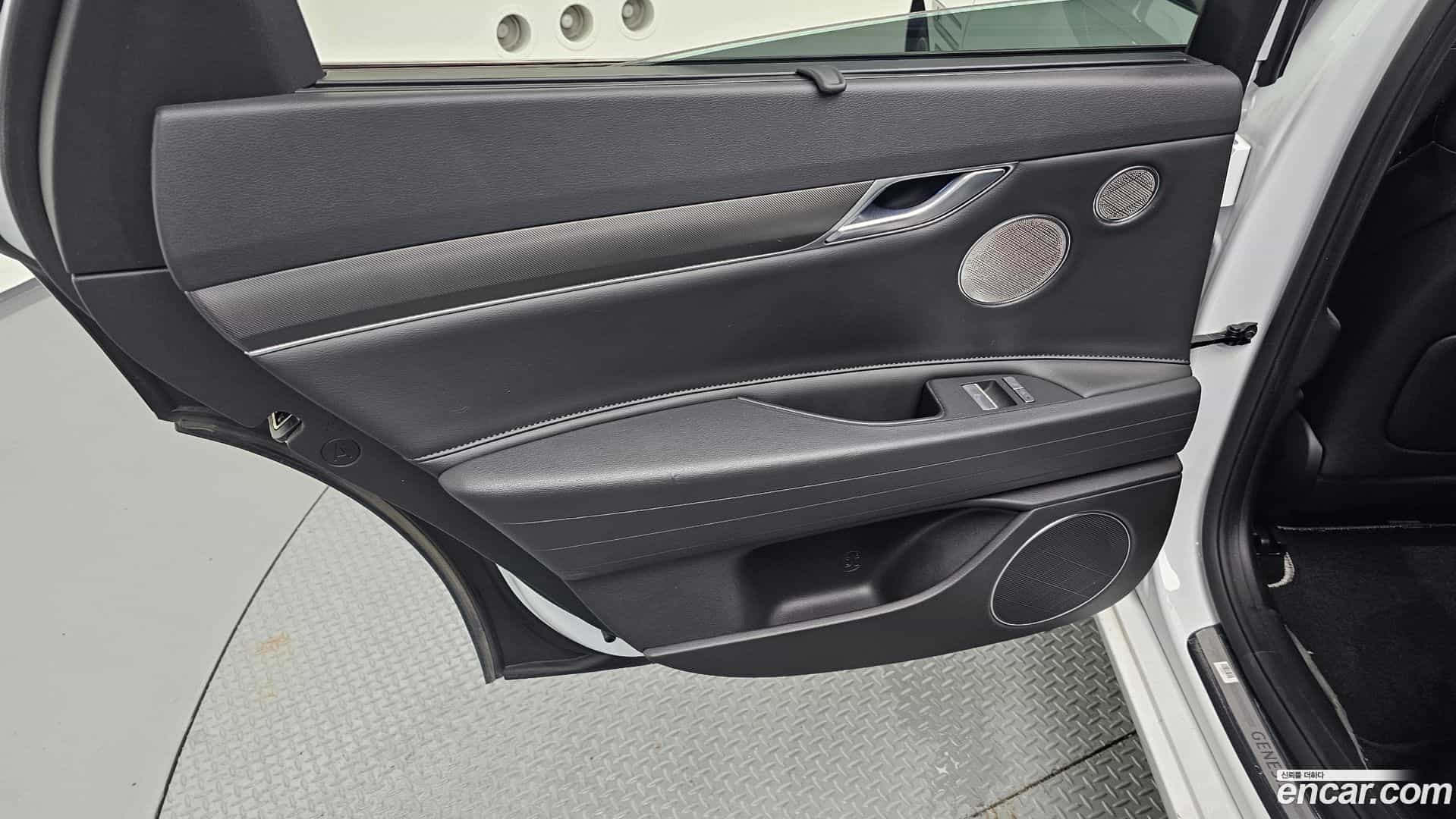 G80 Genesis 2023.4-INNER-035