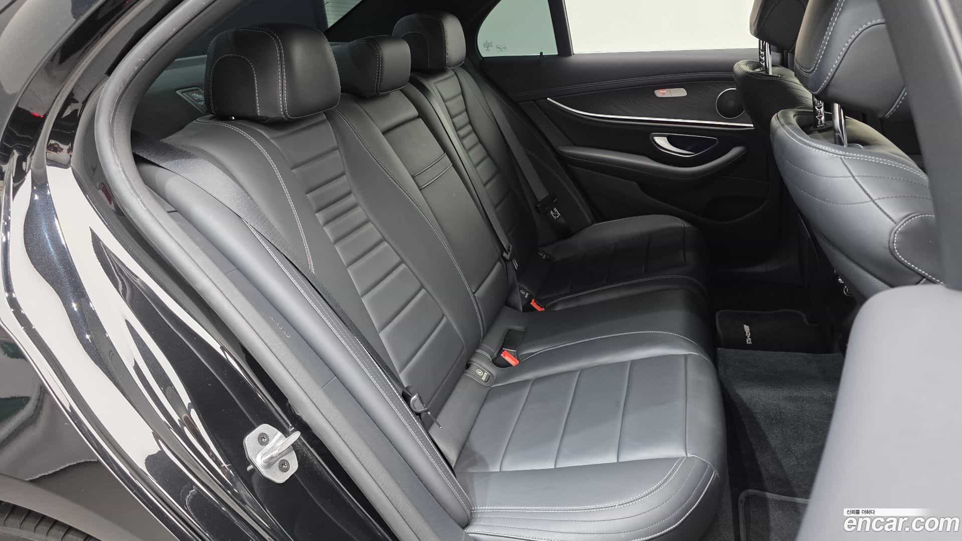 E-Class Mercedes-Benz 2020.10-OPTION-015