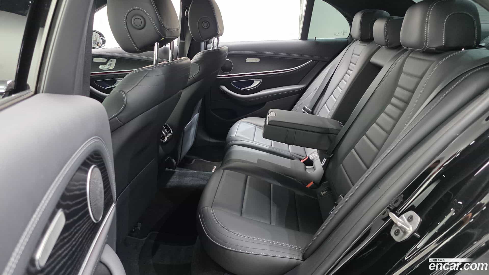 E-Class Mercedes-Benz 2020.10-OPTION-016