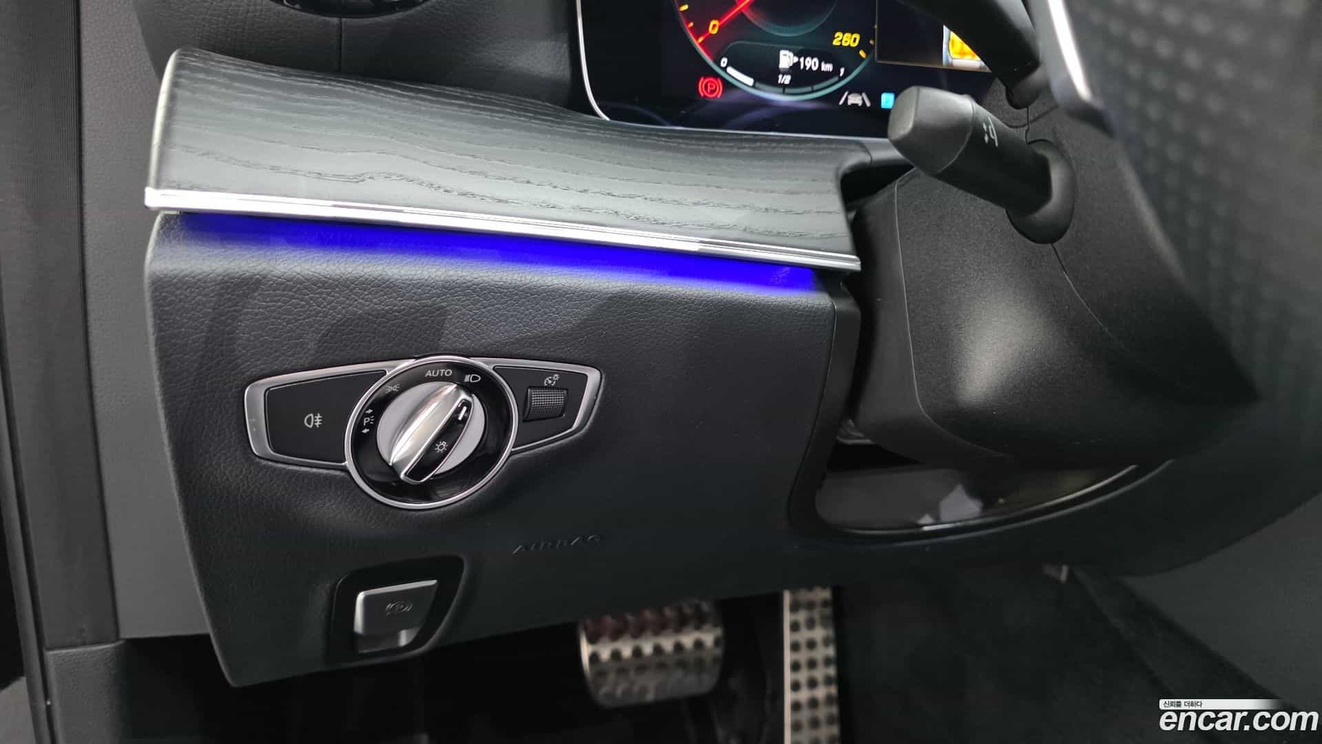 E-Class Mercedes-Benz 2020.10-OPTION-041