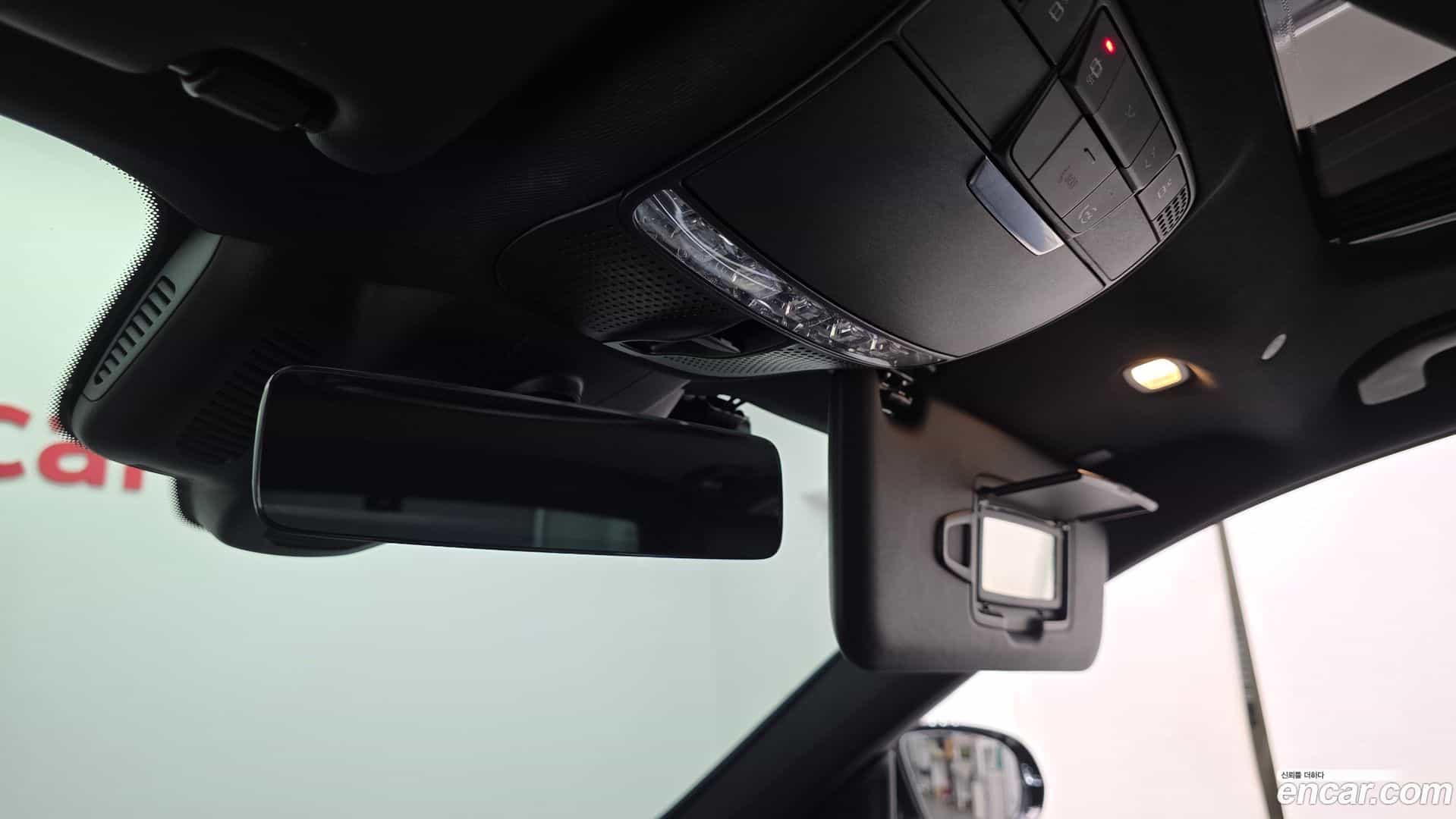 E-Class Mercedes-Benz 2020.10-OPTION-043