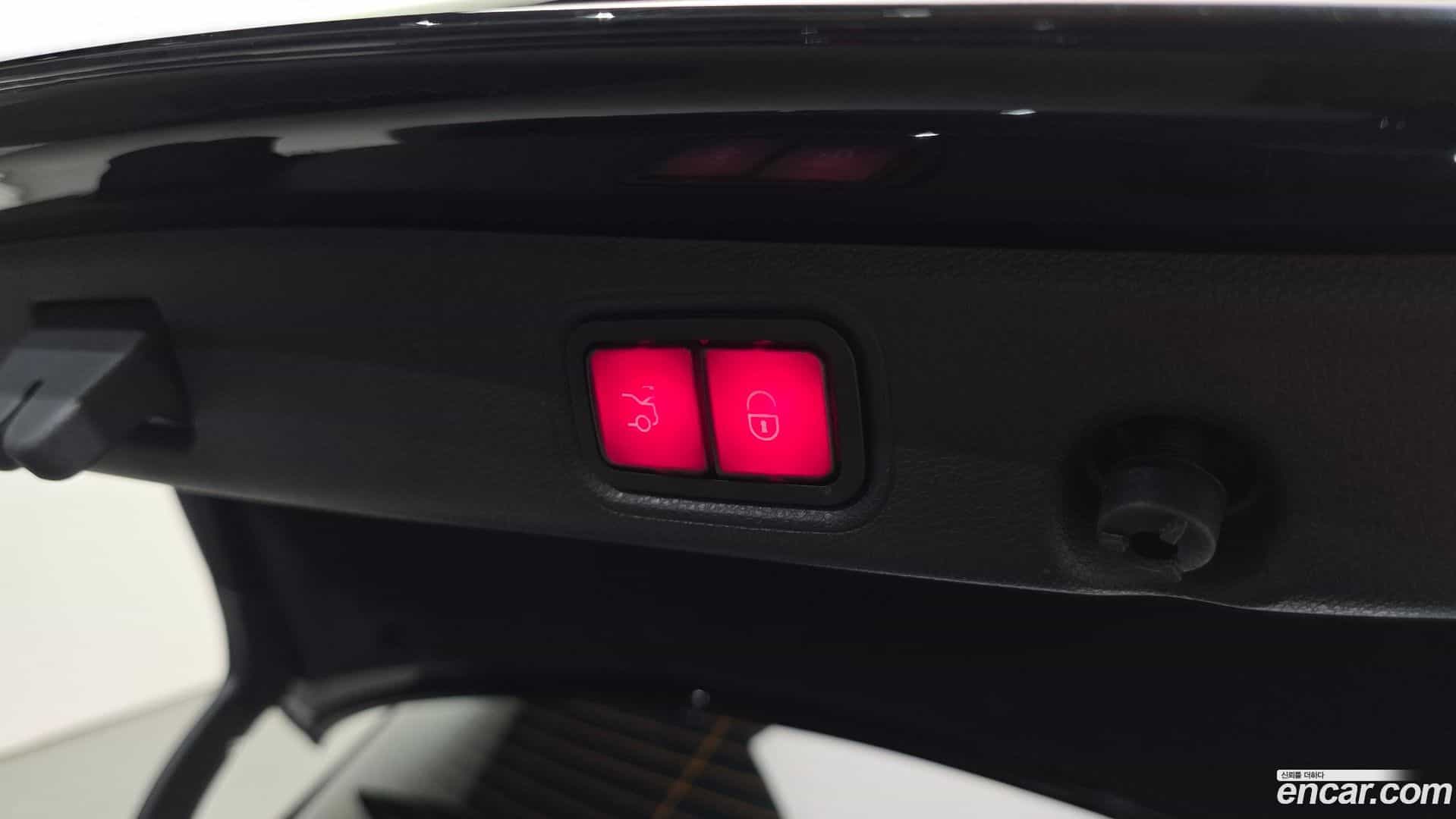 E-Class Mercedes-Benz 2020.10-OPTION-045