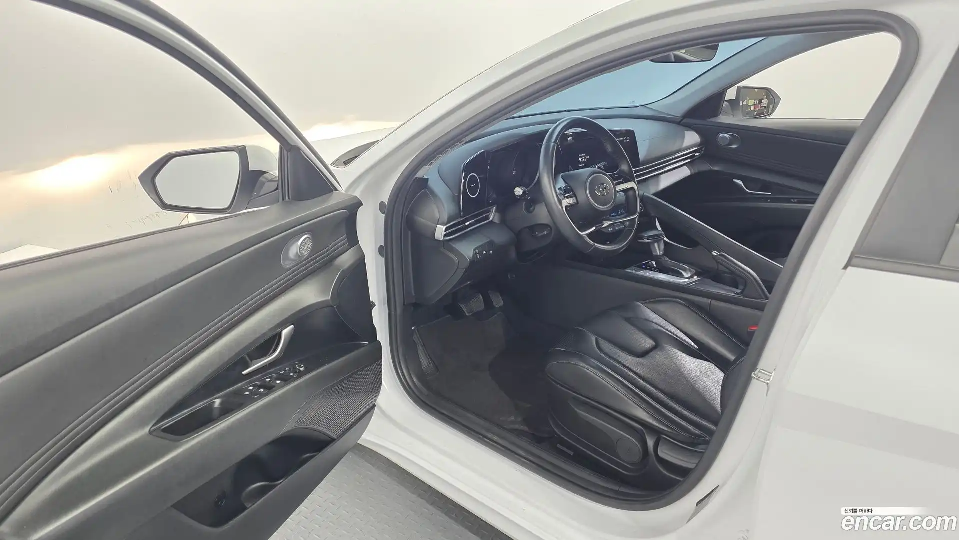 AVANTE Hyundai 2021.10-INNER-010