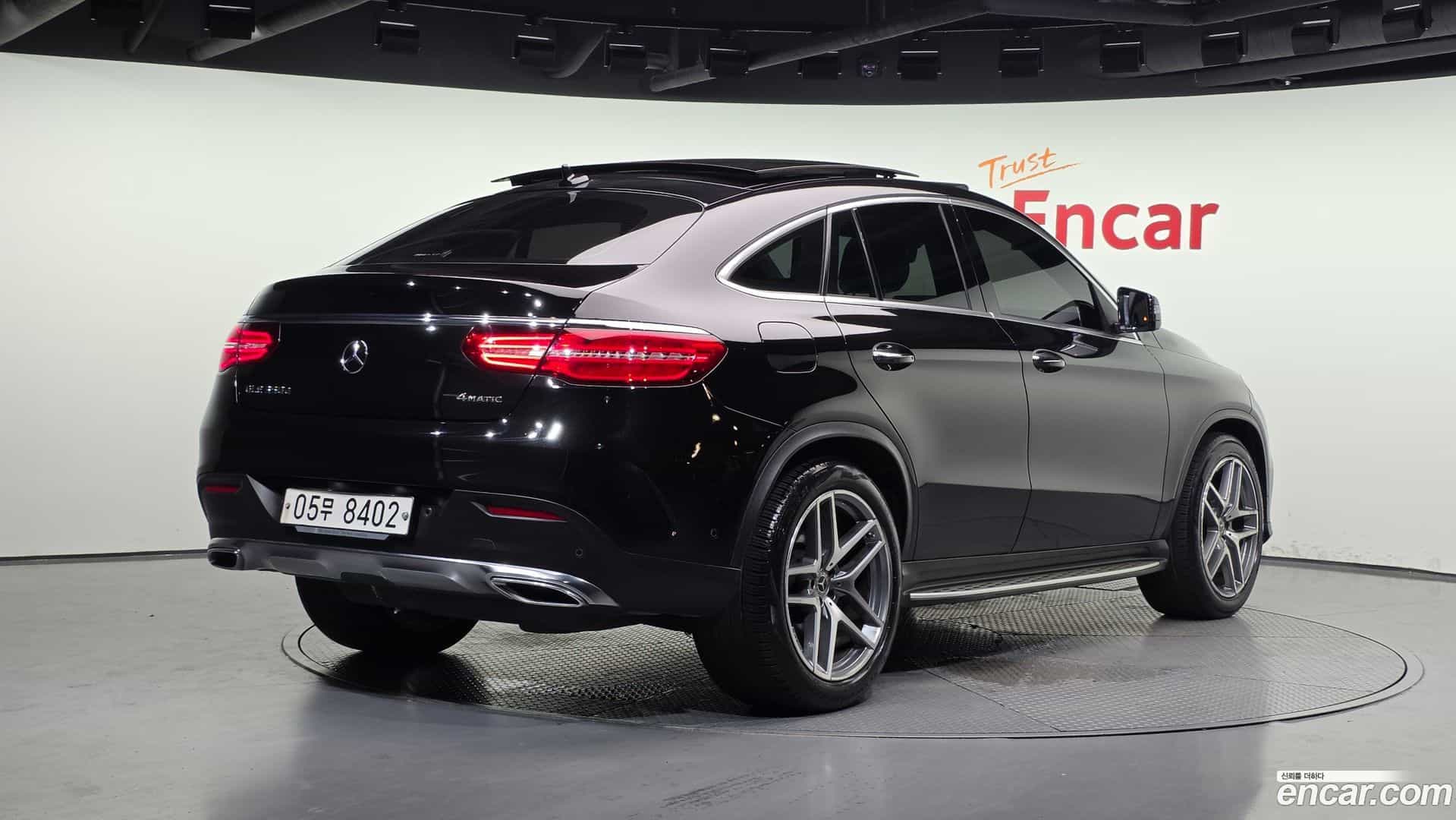 GLE-Class Mercedes-Benz 2018.3-OUTER-002