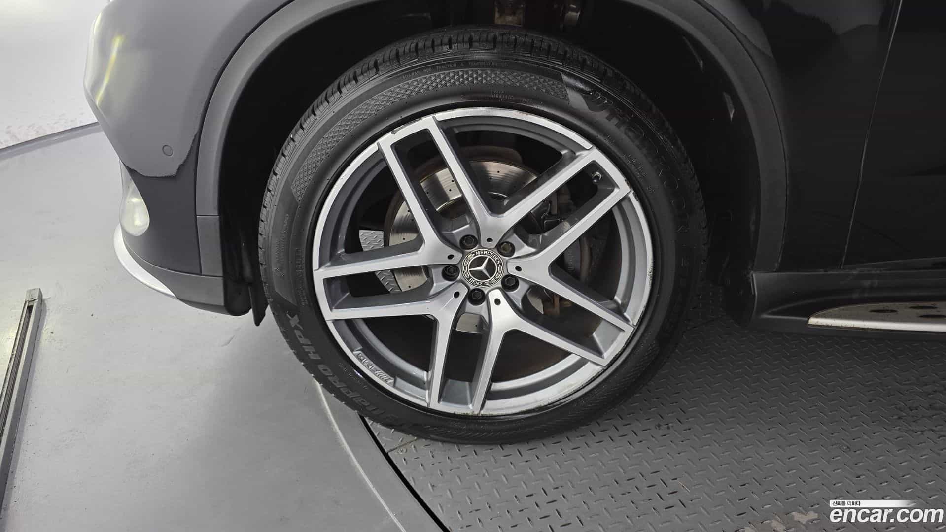GLE-Class Mercedes-Benz 2018.3-OUTER-005