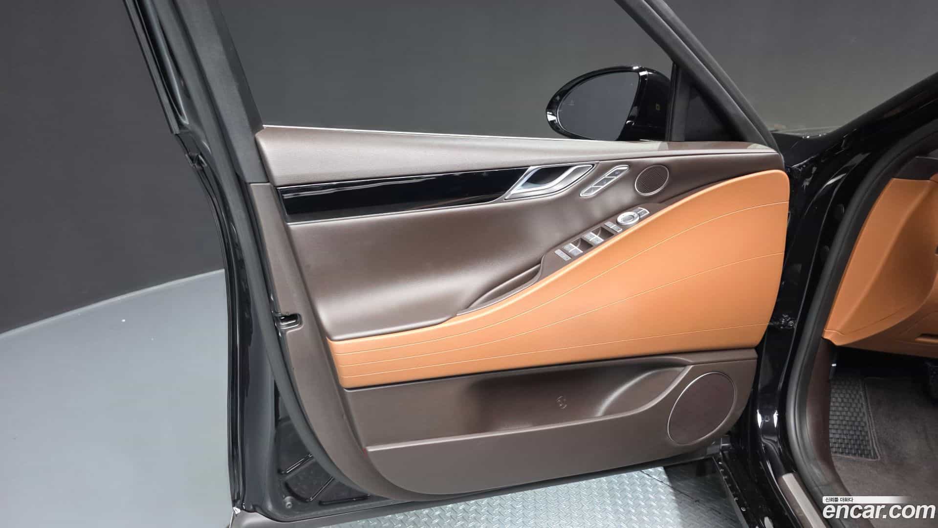 G80 Genesis 2023.11-INNER-034