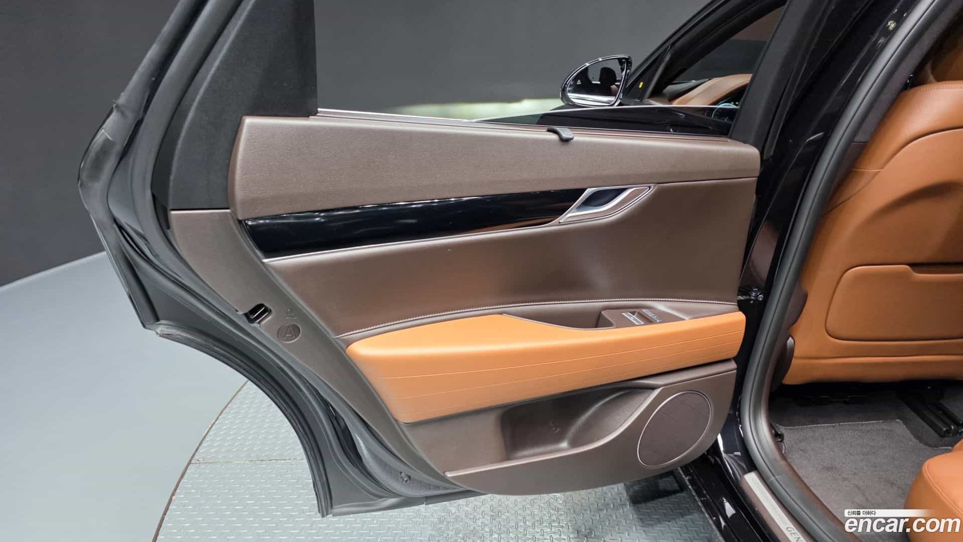 G80 Genesis 2023.11-INNER-035