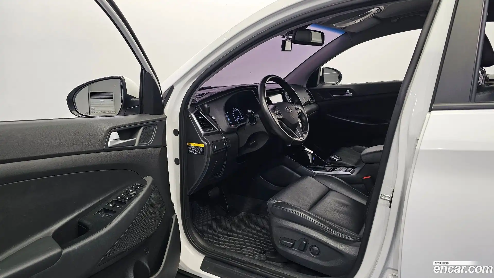 Tucson Hyundai 2016.5-INNER-010