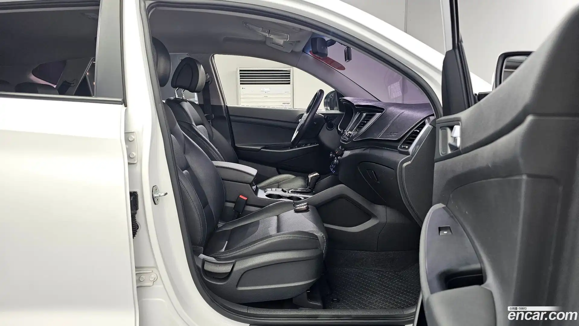 Tucson Hyundai 2016.5-INNER-036