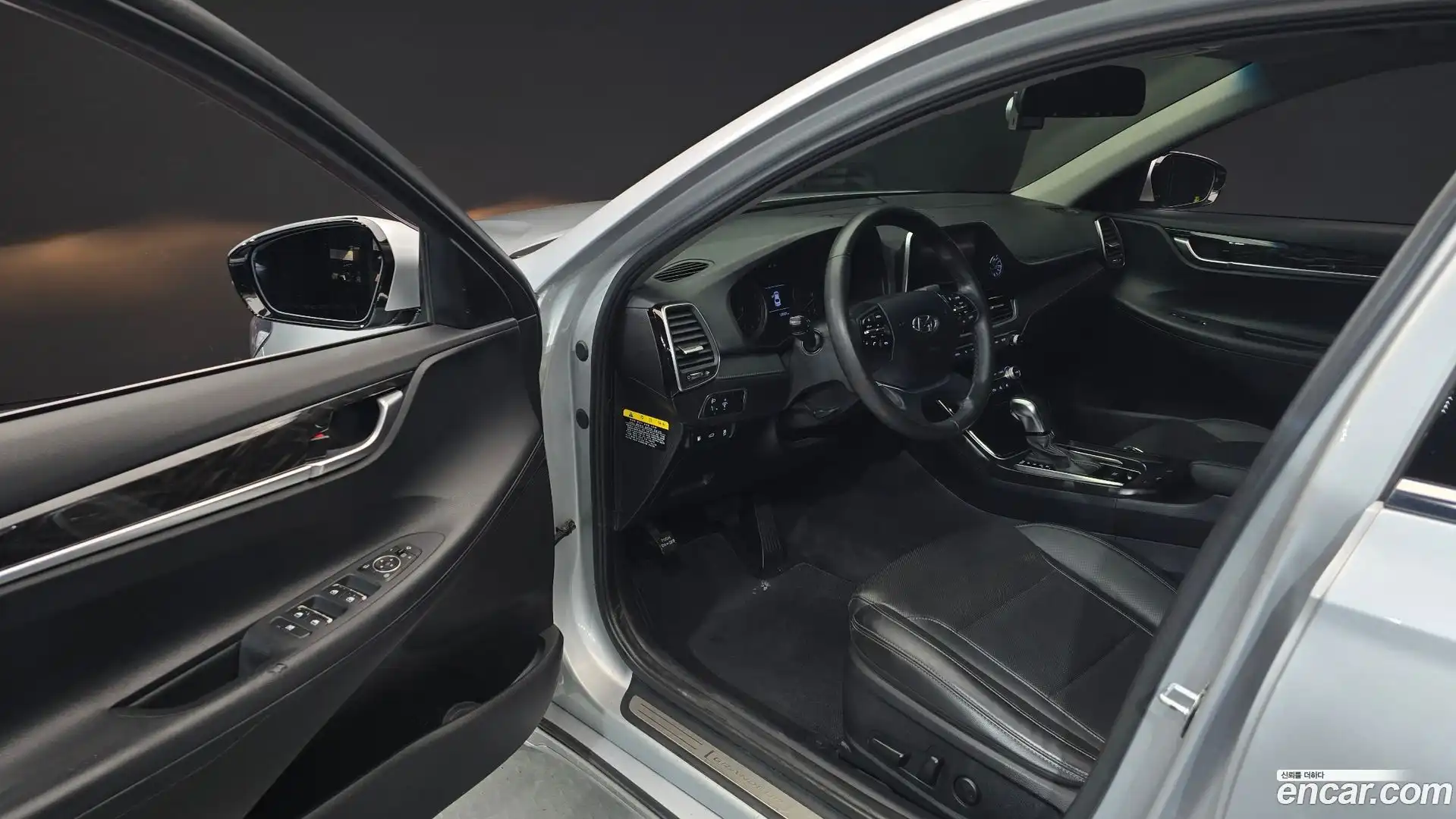 Grandeur Hyundai 2018.5-INNER-010