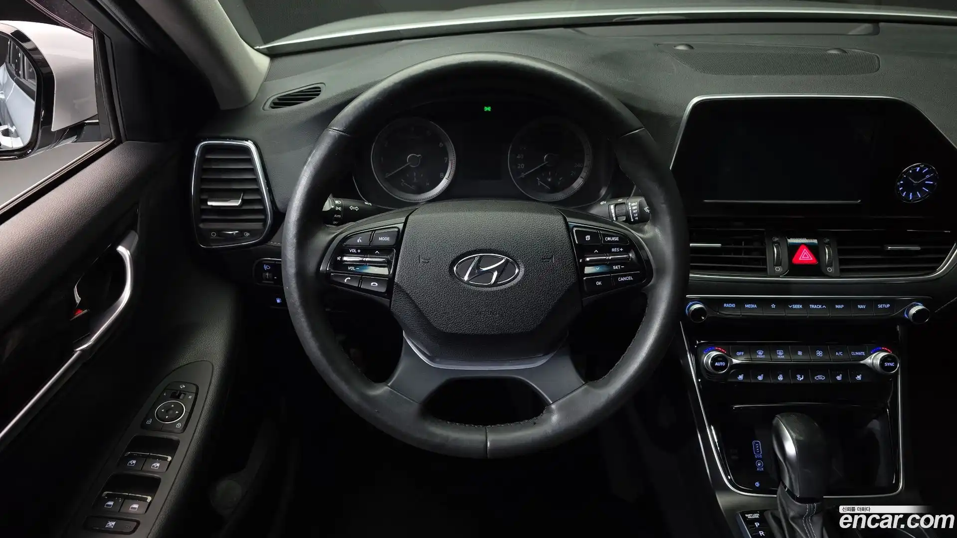 Grandeur Hyundai 2018.5-OPTION-017