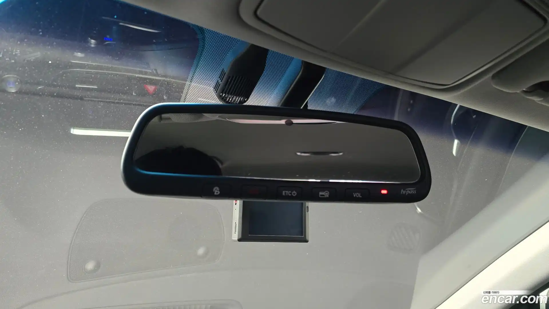 Grandeur Hyundai 2018.5-OPTION-023