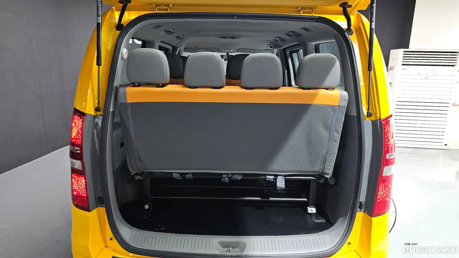 Starex Hyundai 2020.4-OPTION-024