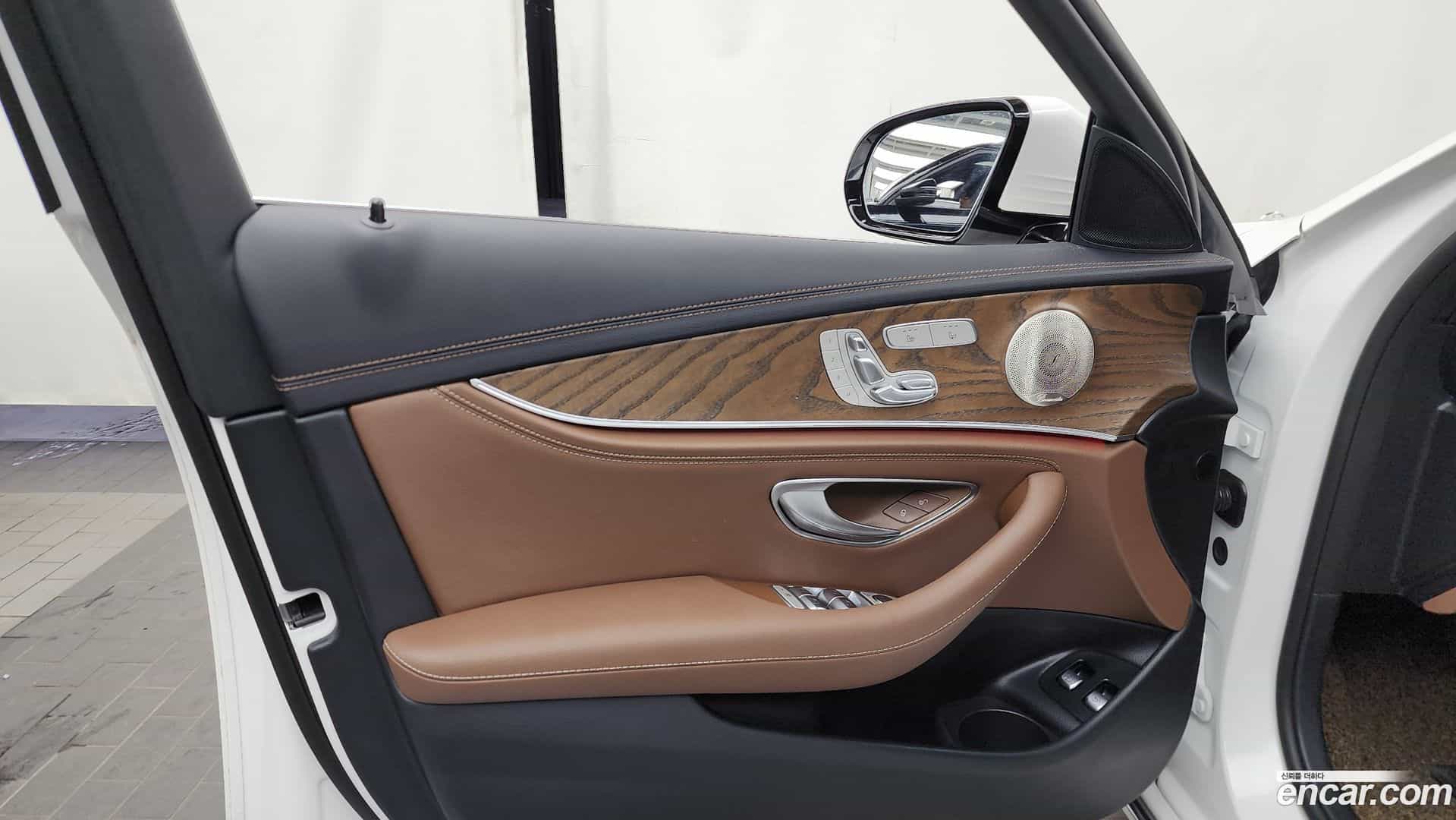 E-Class Mercedes-Benz 2023.5-INNER-034