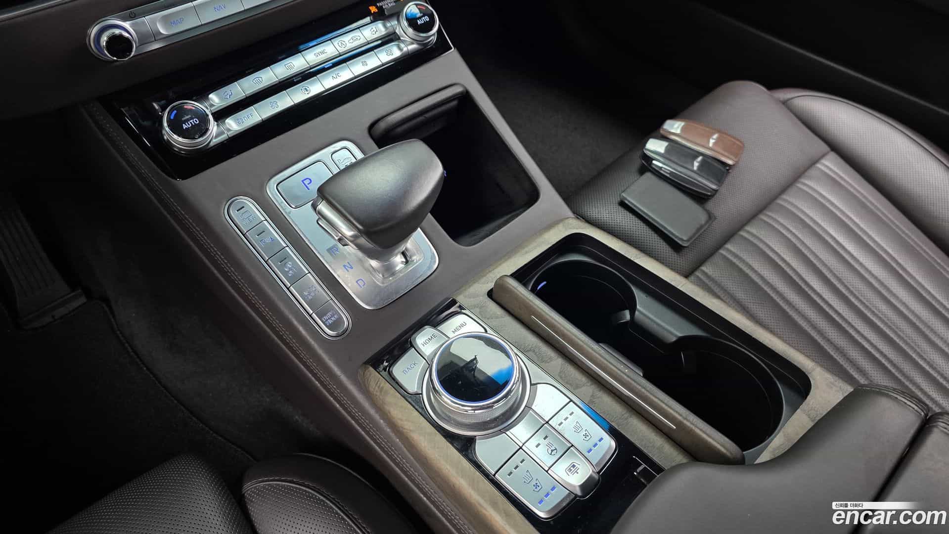 G90 Genesis 2019.3-INNER-009