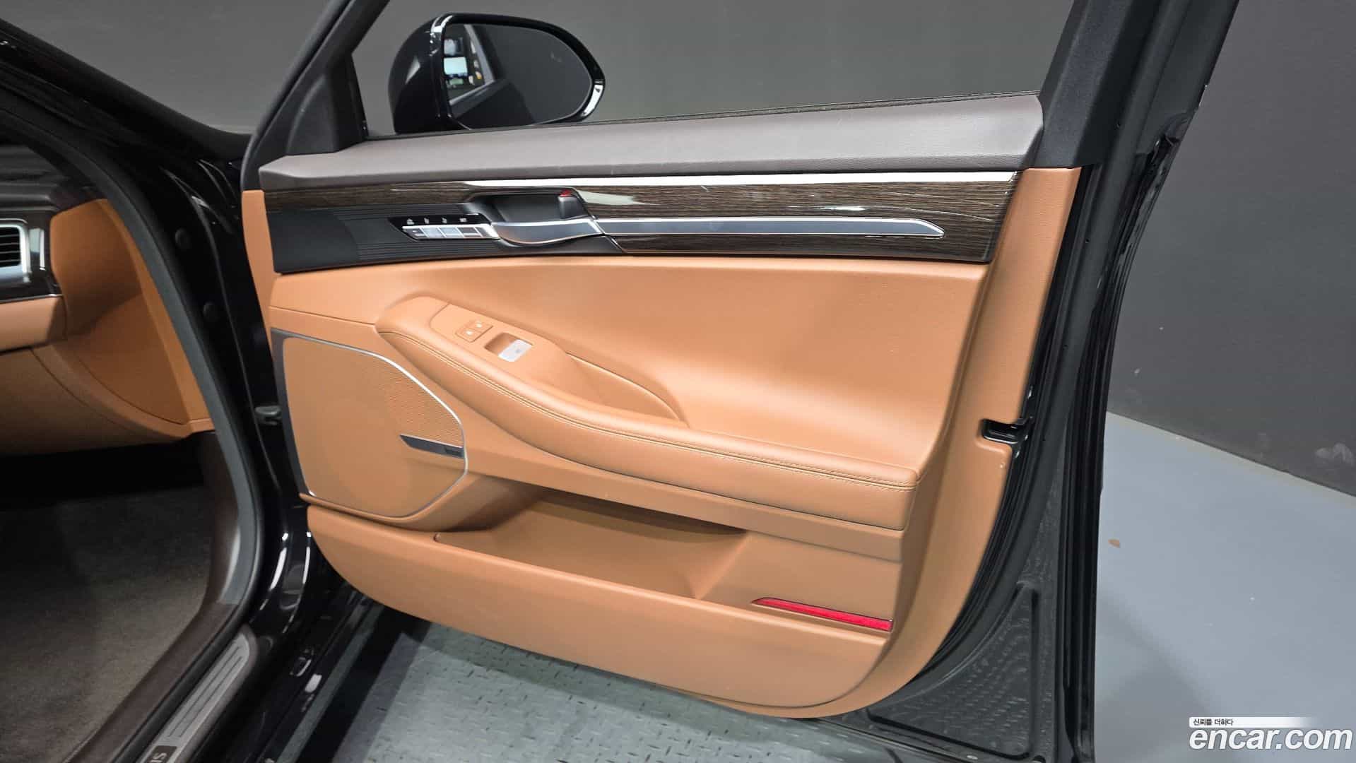 G90 Genesis 2020.0-INNER-034