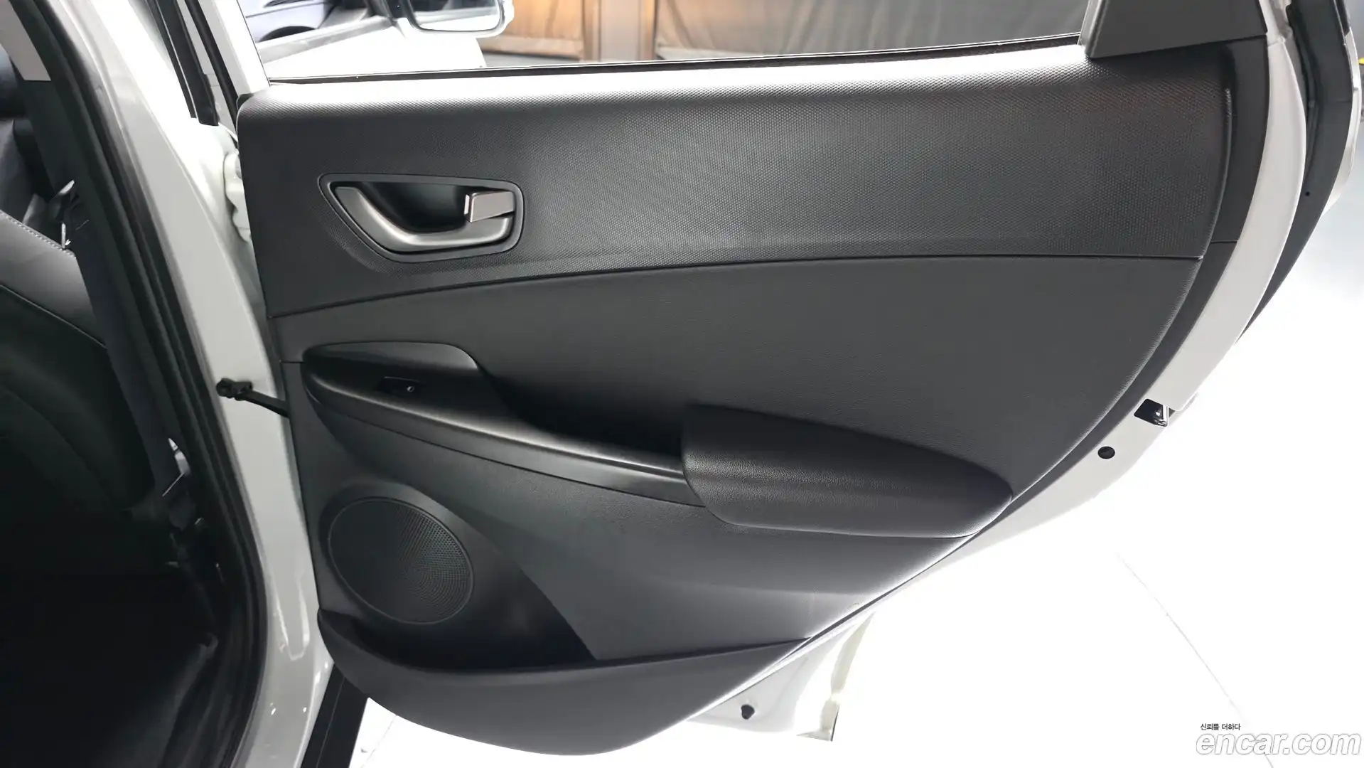 Kona Hyundai 2018.9-INNER-035