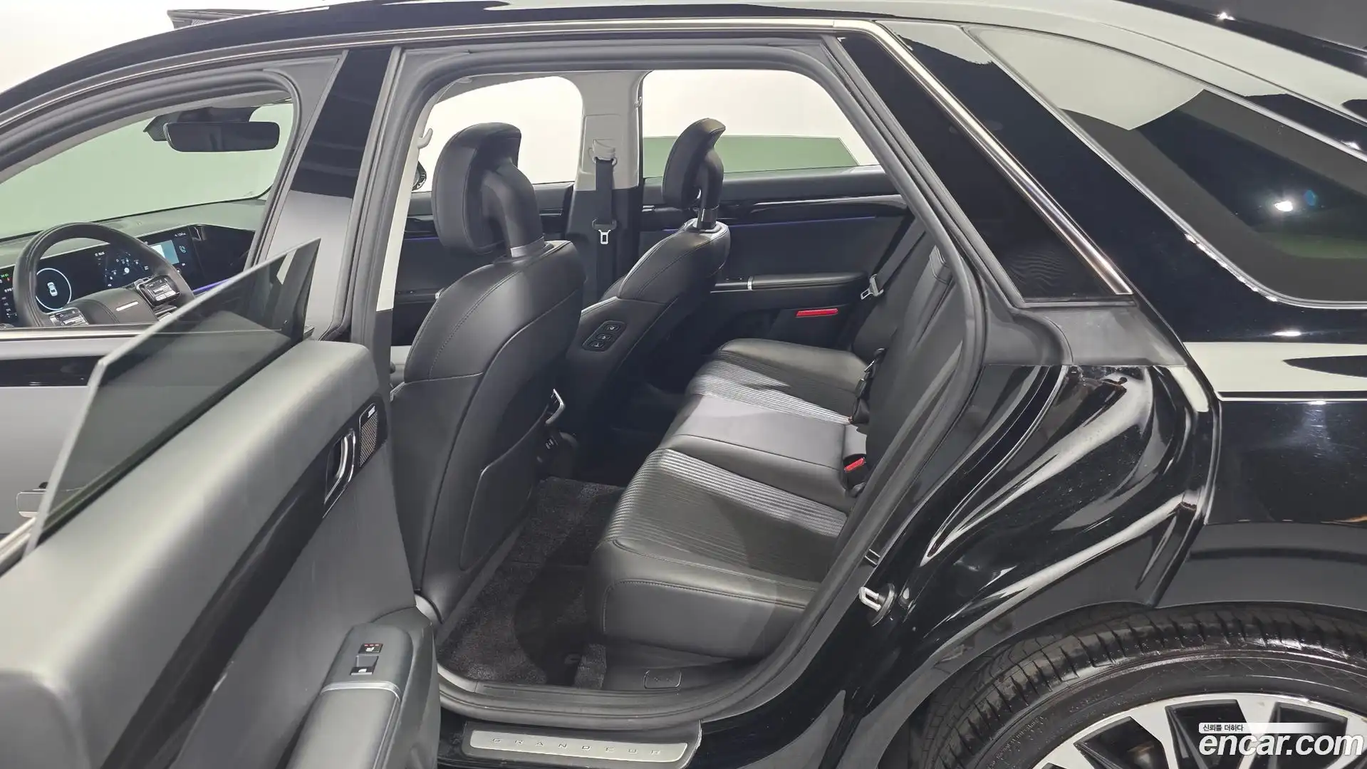 Grandeur Hyundai 2023.4-OPTION-015