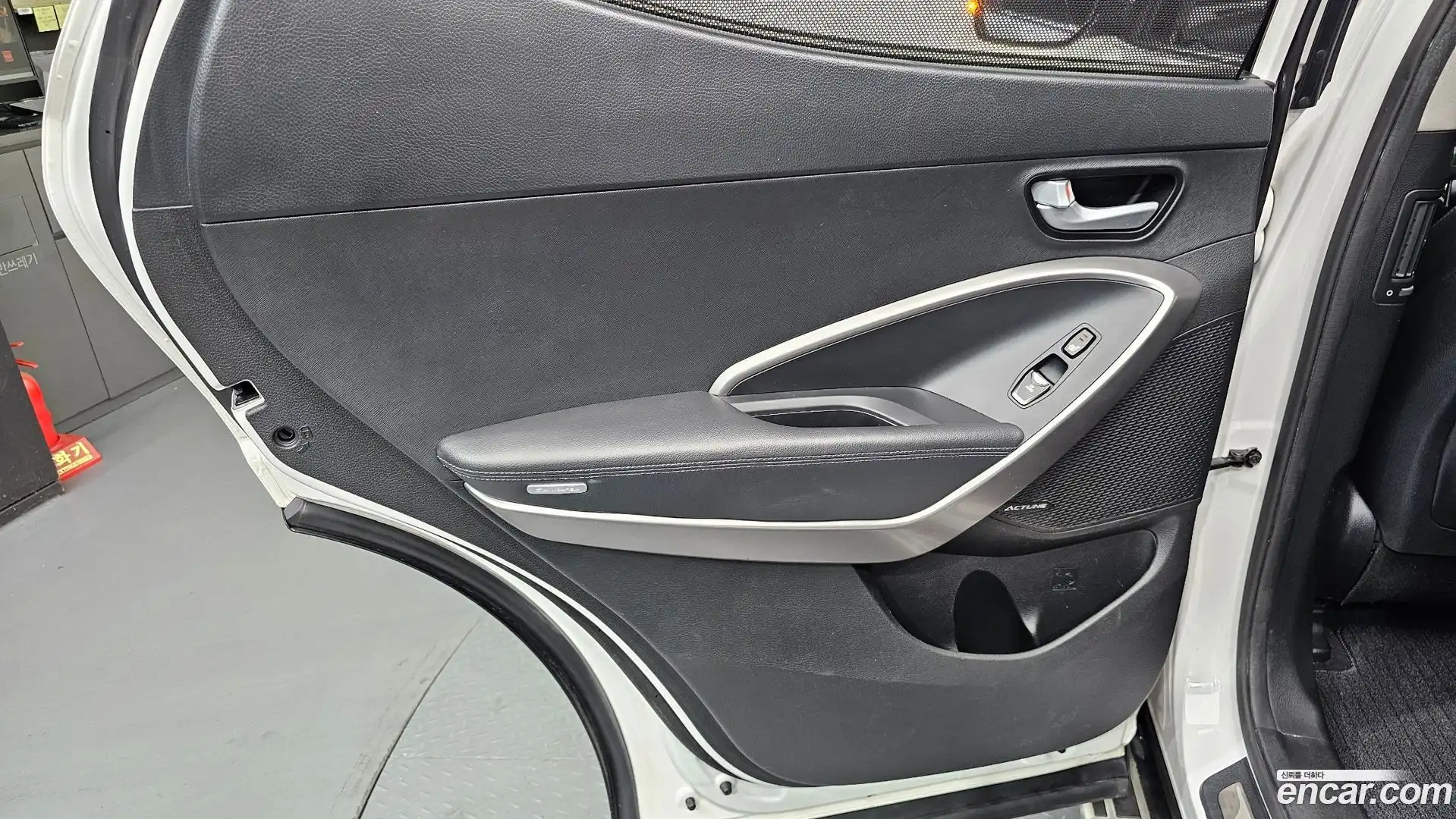 Santafe Hyundai 2014.2-INNER-035