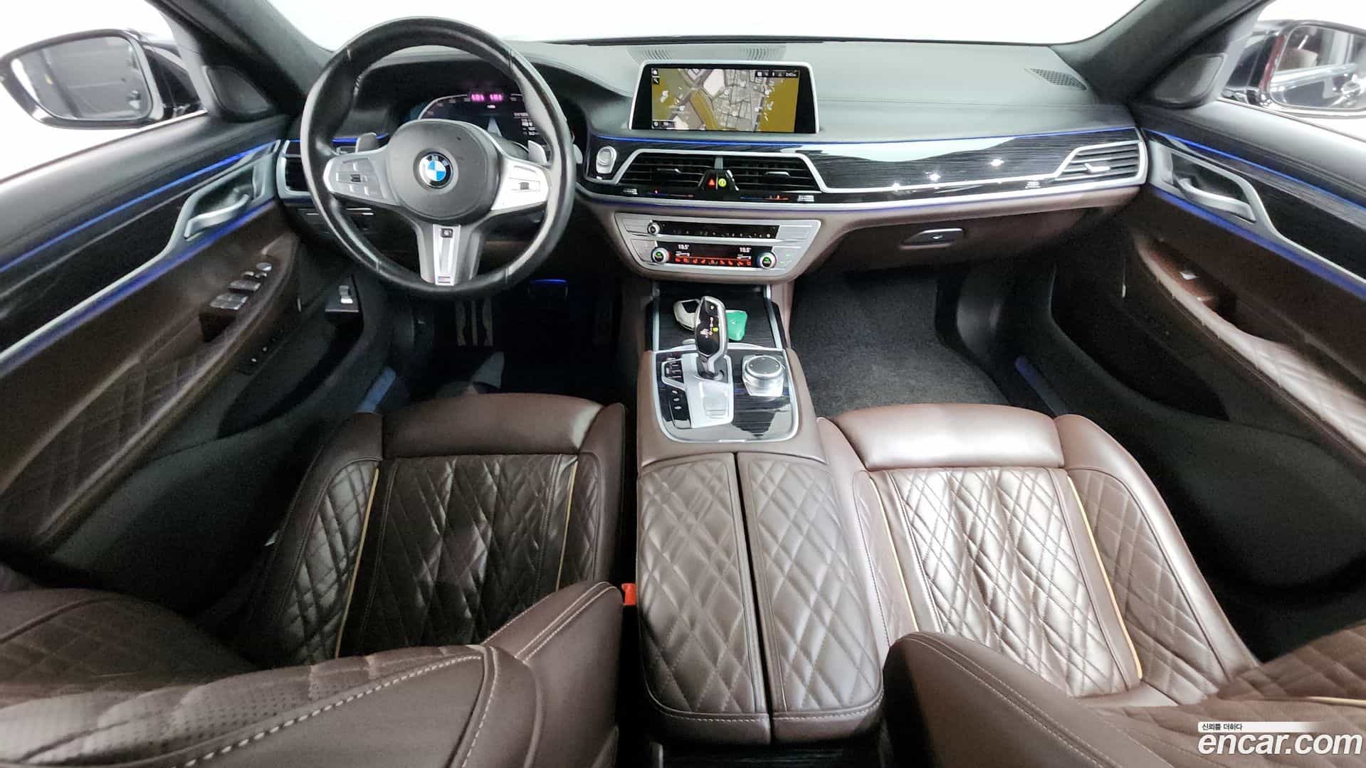 7-Series BMW 2021.10-INNER-007