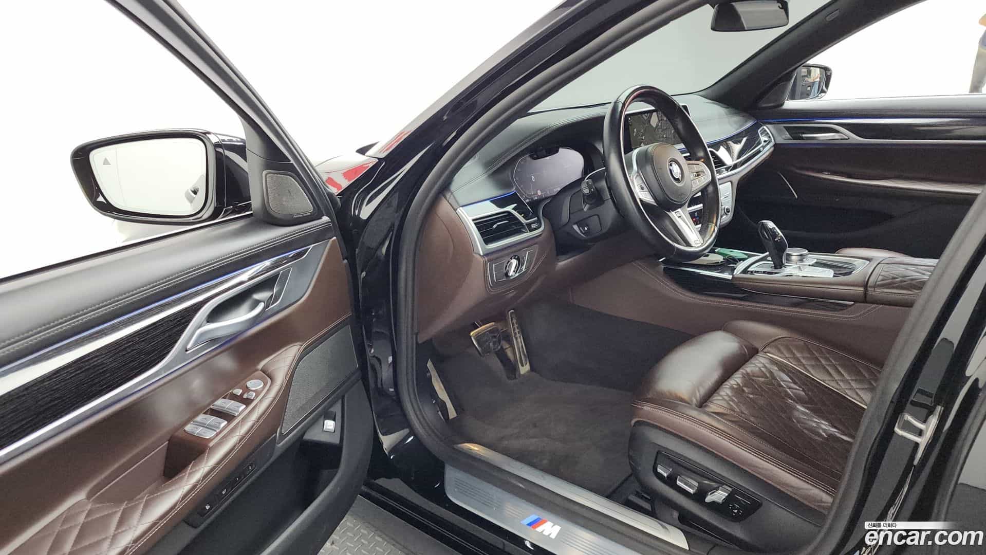 7-Series BMW 2021.10-INNER-010