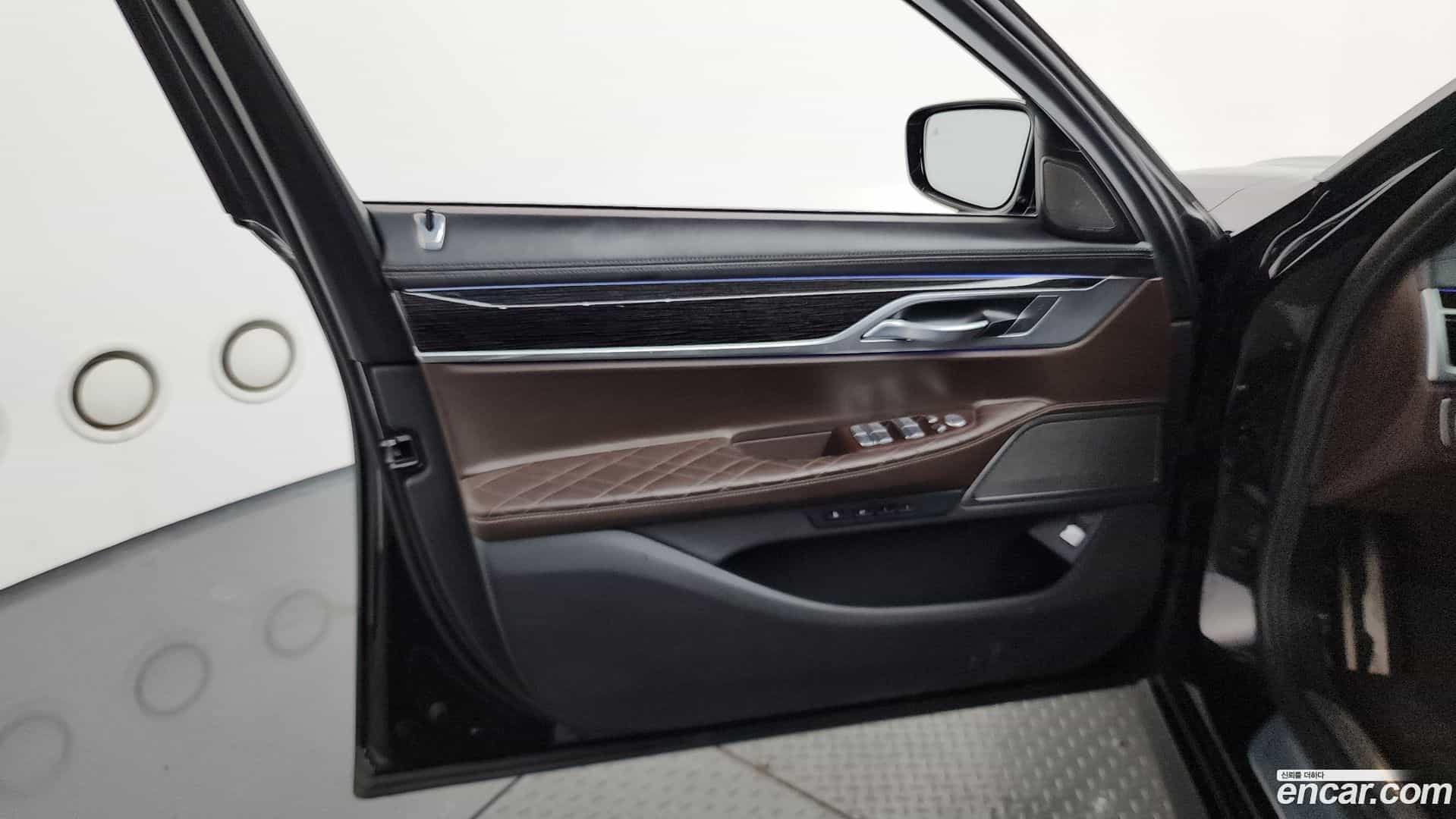 7-Series BMW 2021.10-INNER-034