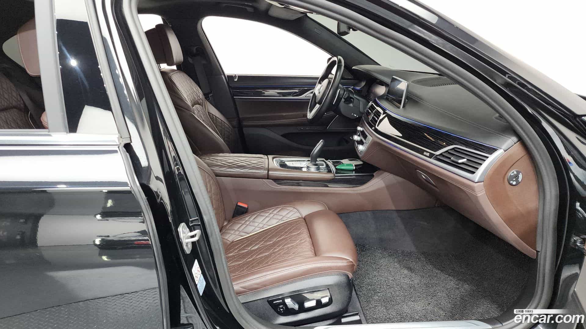 7-Series BMW 2021.10-INNER-036