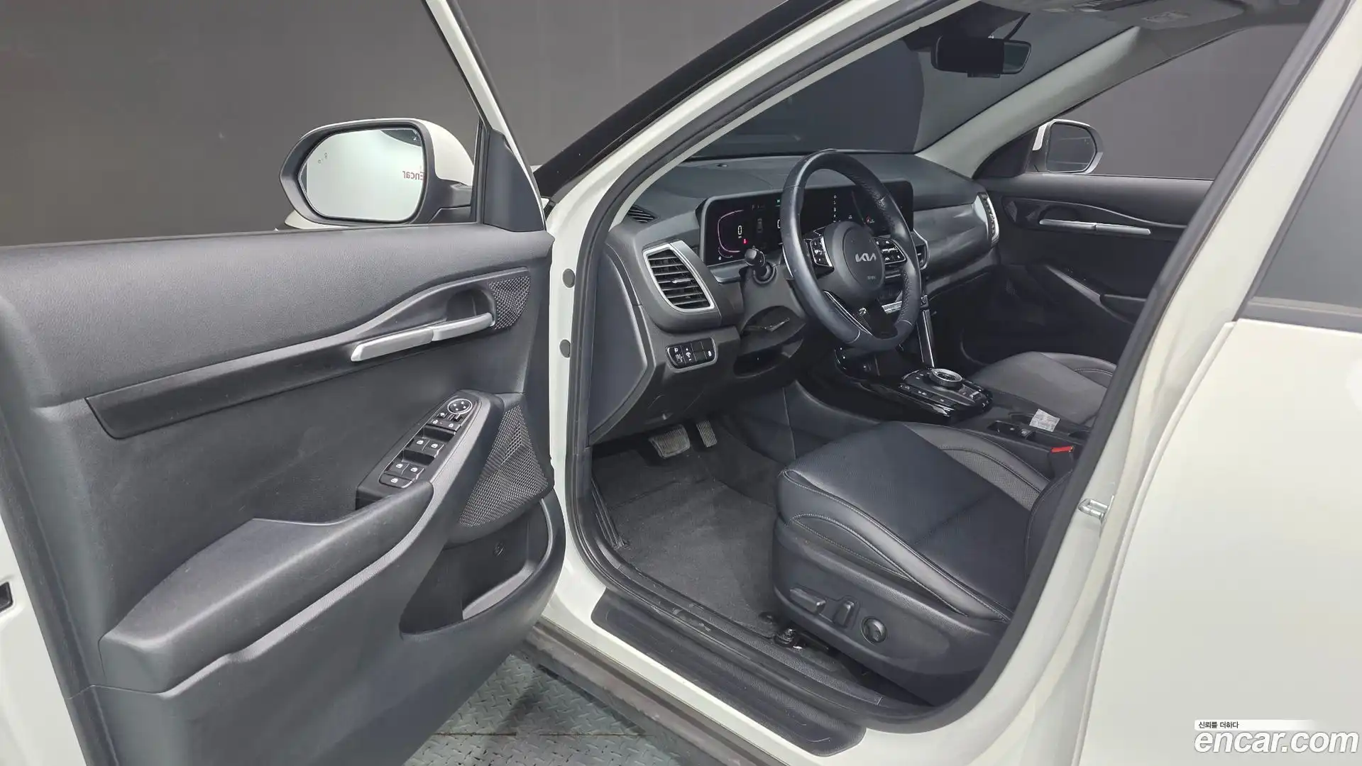 Seltos Kia 2023.5-INNER-010