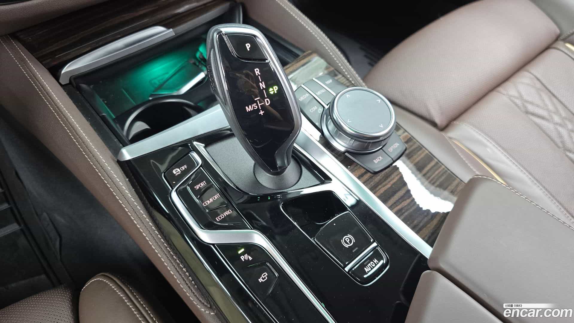 5-Series BMW 2023.6-INNER-009