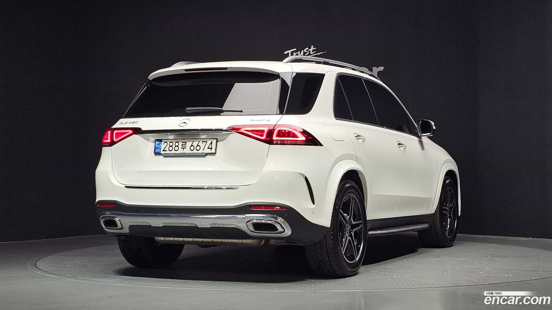 GLE-Class Mercedes-Benz 2021.9-OUTER-002