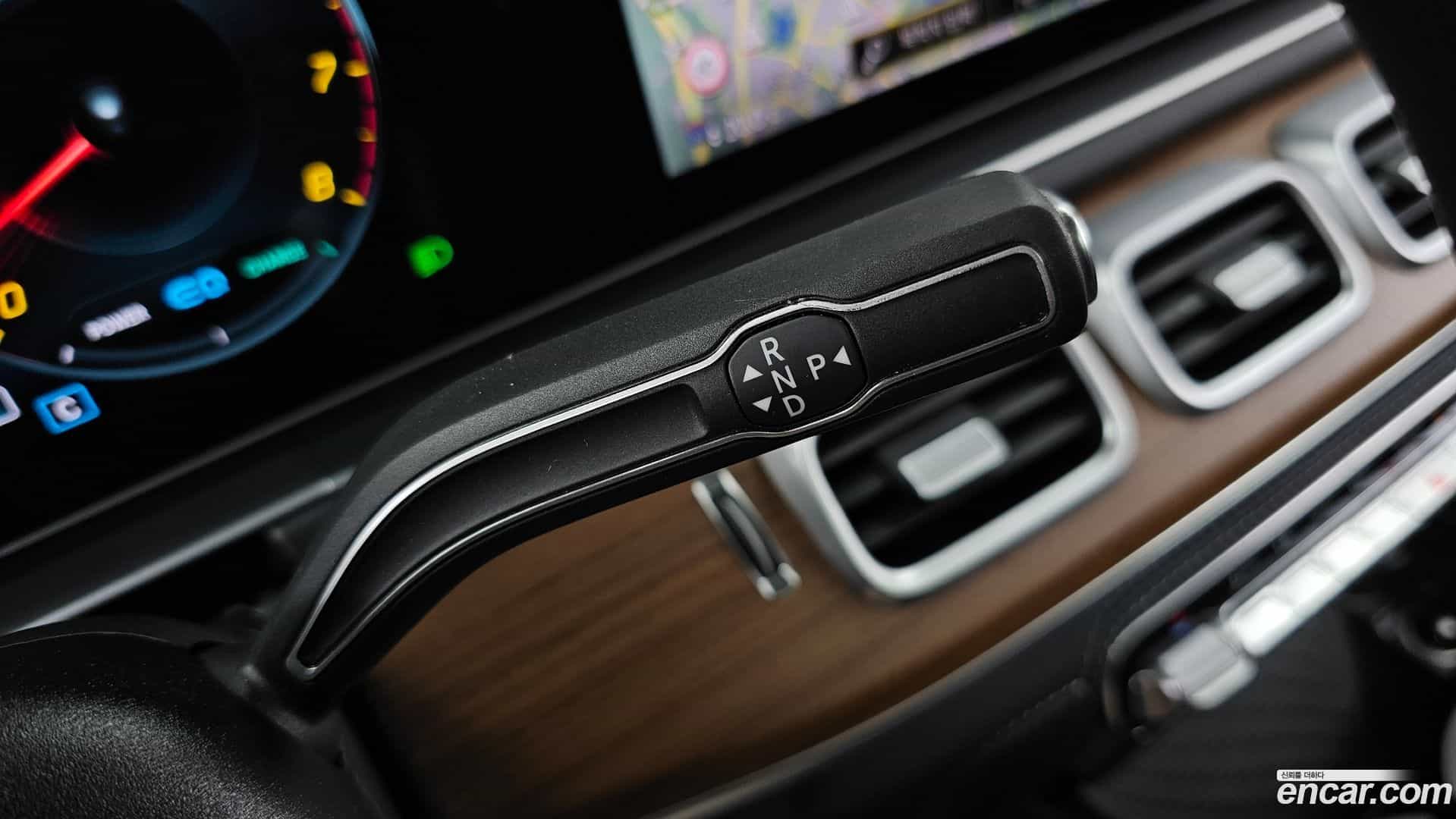 GLE-Class Mercedes-Benz 2021.9-INNER-009