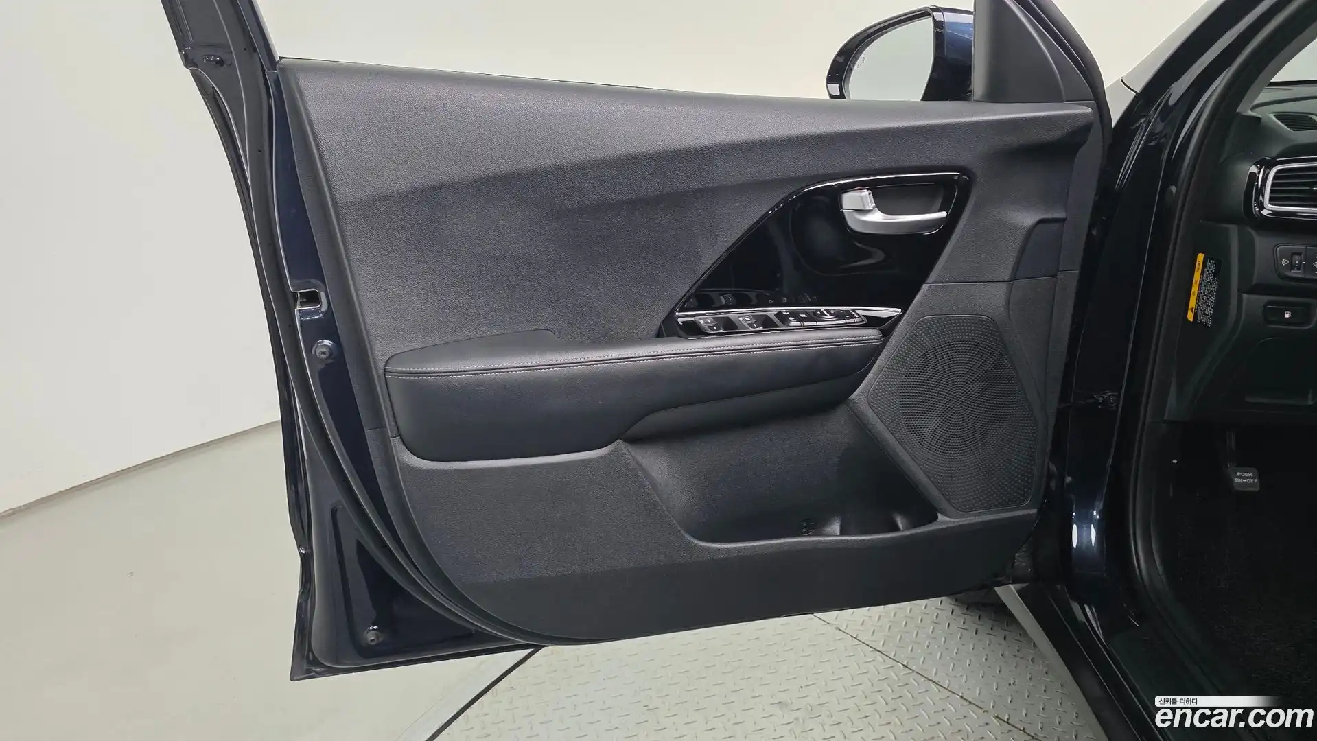 Niro Kia 2016.3-INNER-034