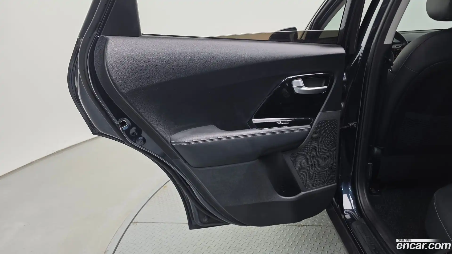 Niro Kia 2016.3-INNER-035