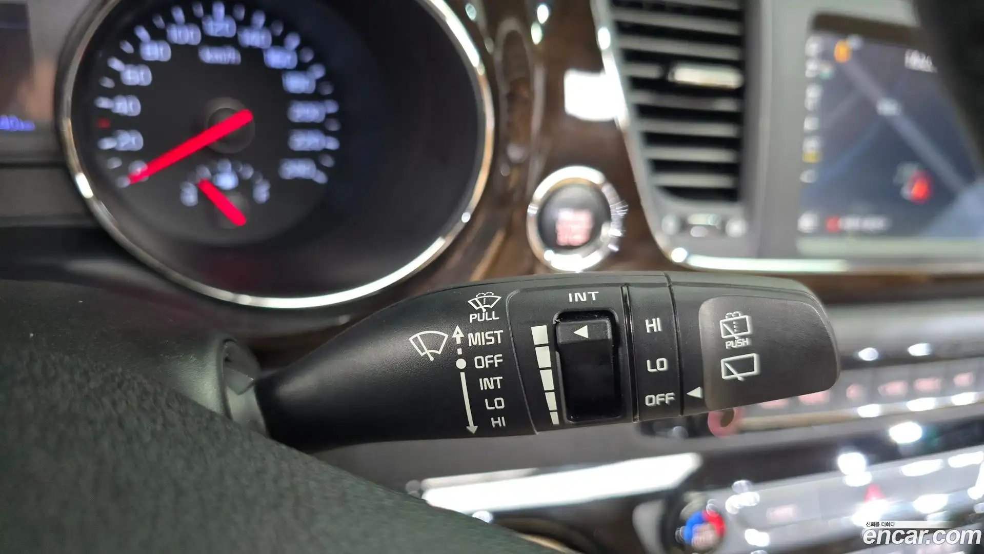 Canival Kia 2019.6-OPTION-041