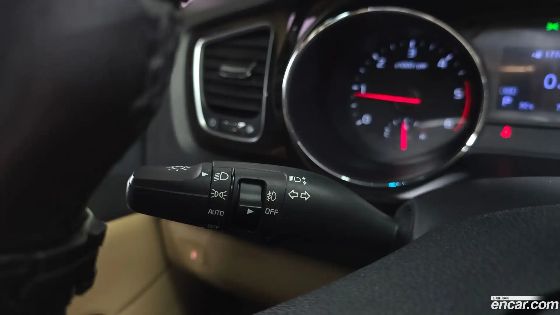 Canival Kia 2019.6-OPTION-042